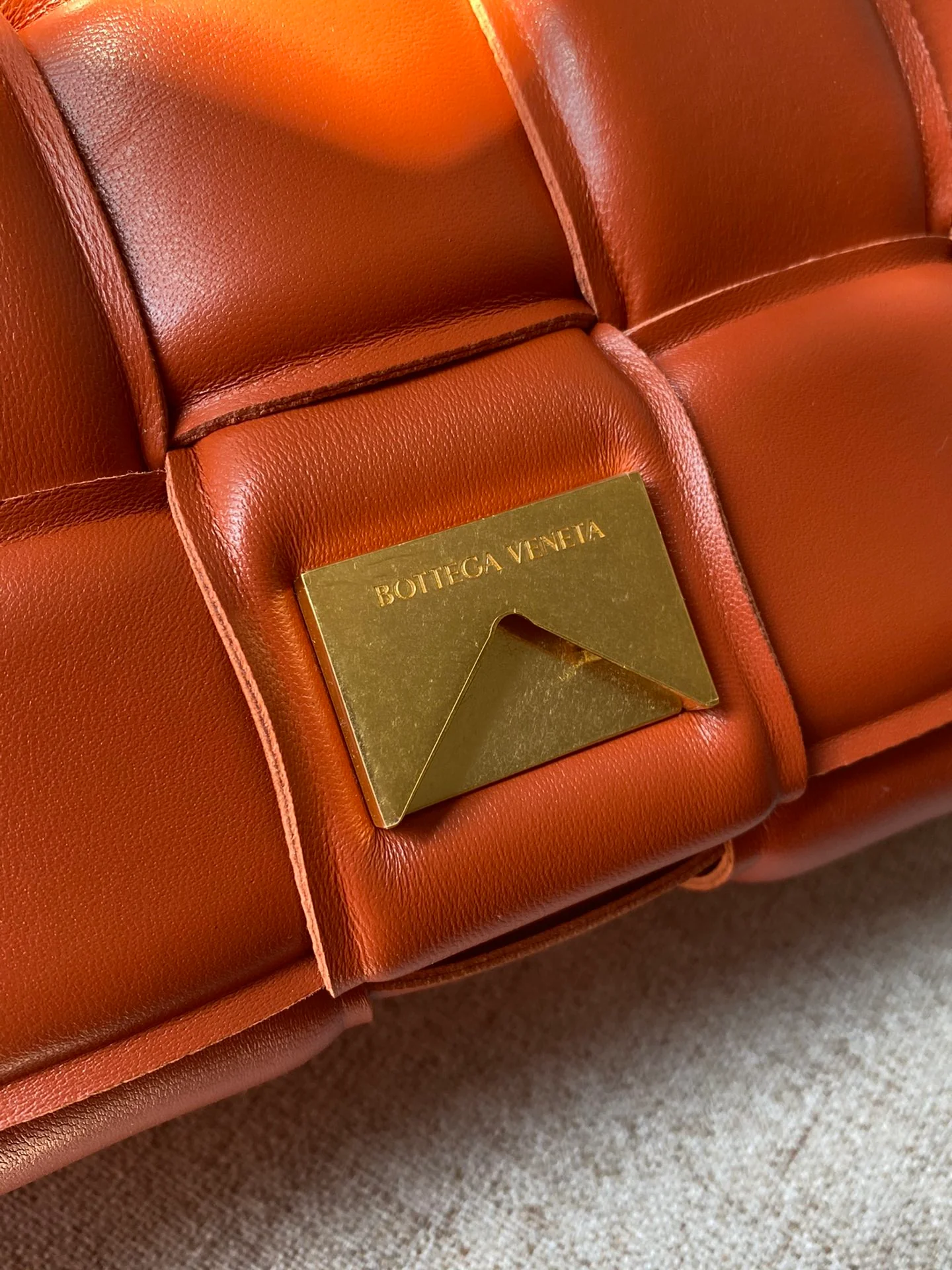 Плетеная сумка BV в виде кассеты, квадратная сумка на цепочке, из овечьей кожи, размер 27х10х18 см, 4 шт.