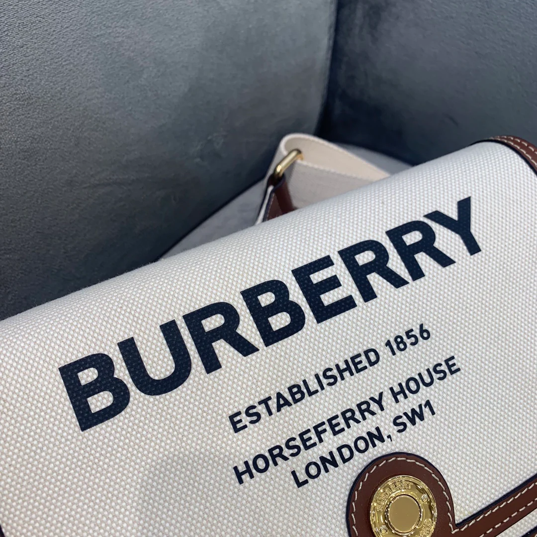 Сумка из канваса Burberry Early Spring New Note