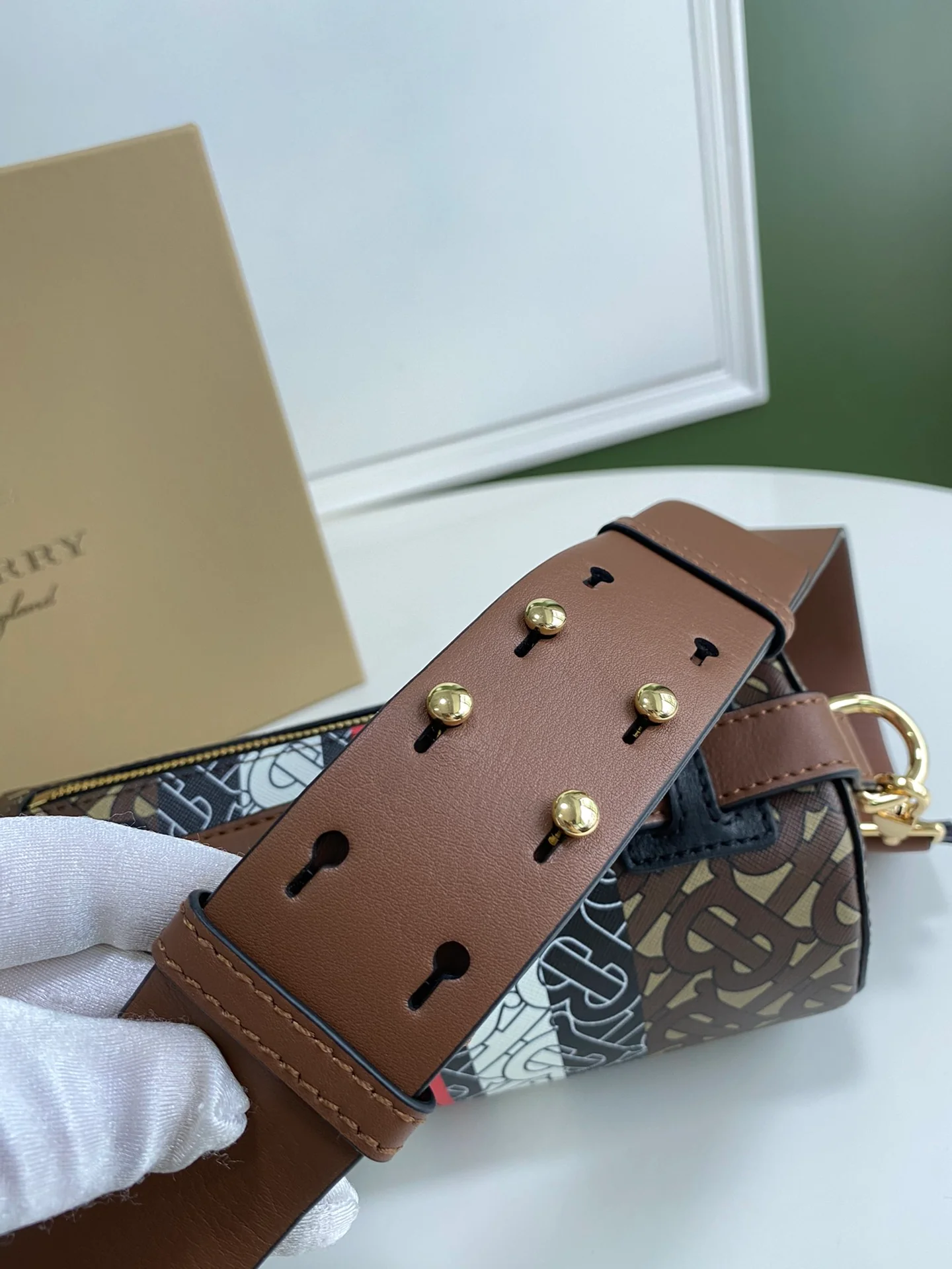 Burberry - Цилиндрическая сумка-перегородка