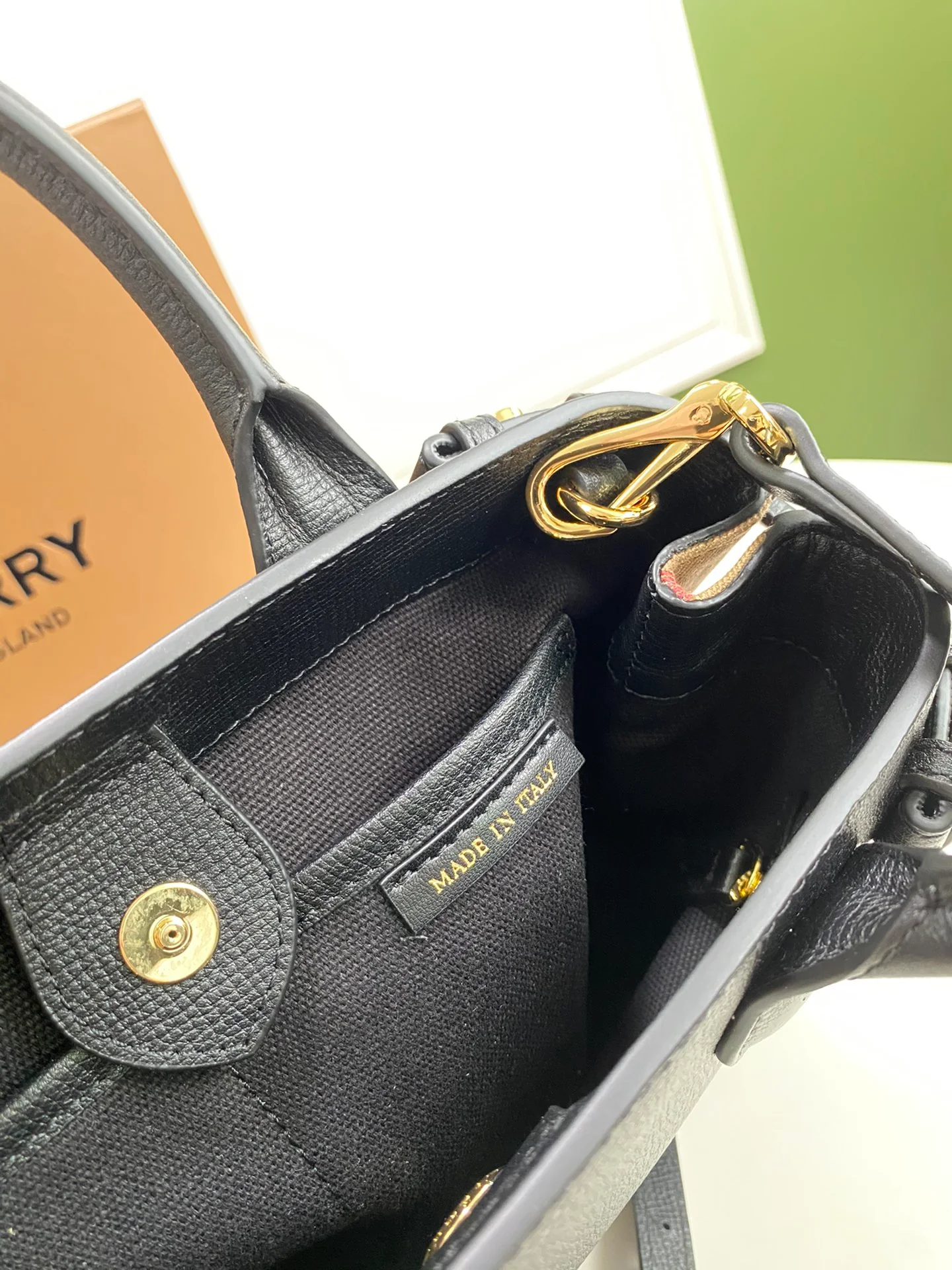 Сумка-тоут Burberry The Banner, маленькая, черная, 1 шт.