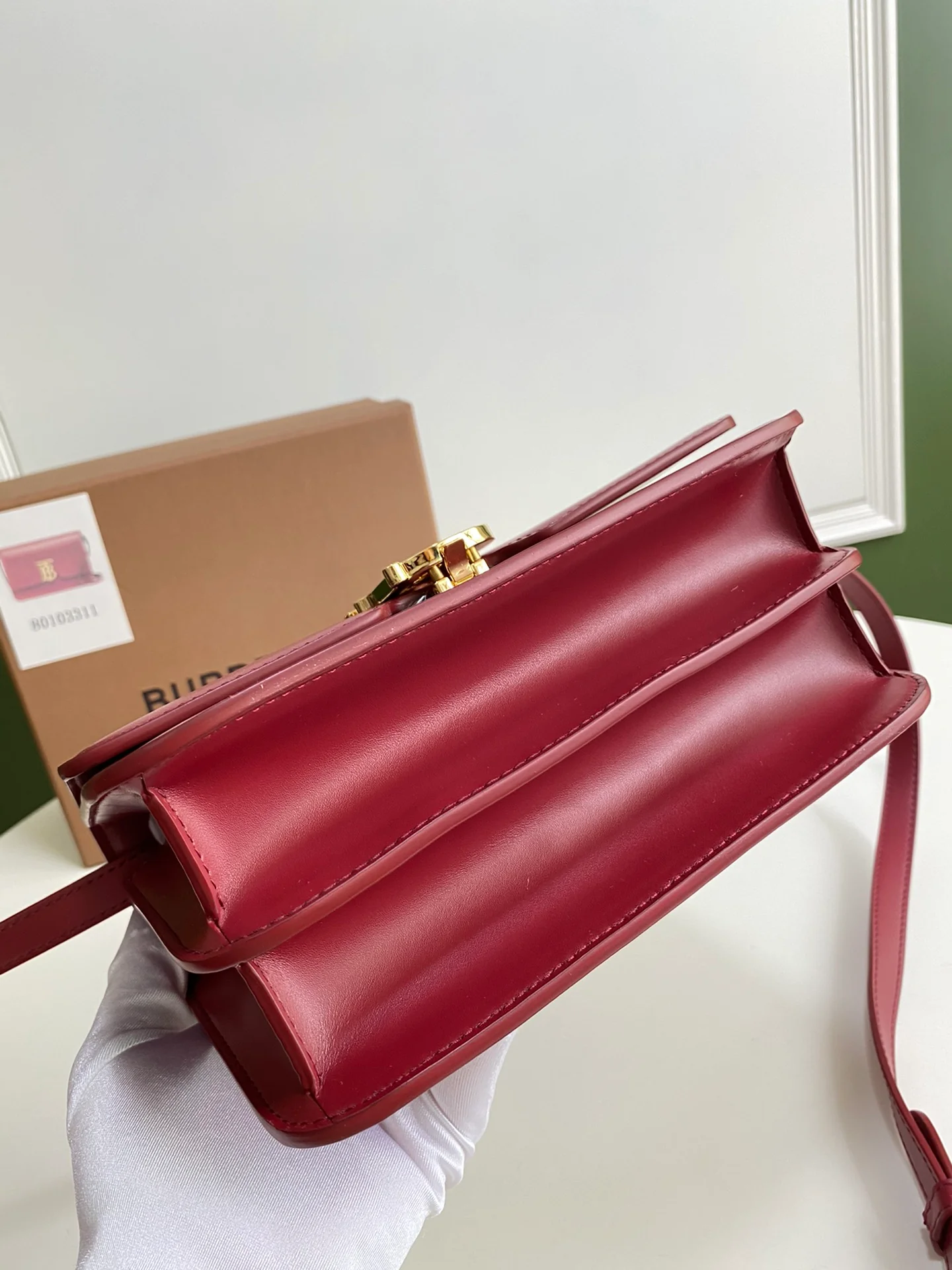 Сумка-письмо из коллекции Burberry TB - красная