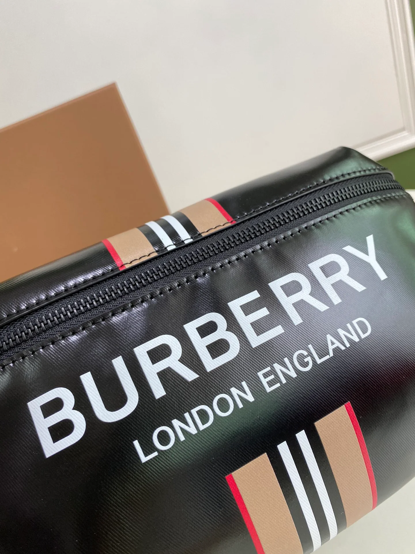 Поясная сумка Burberry из глянцевого холста