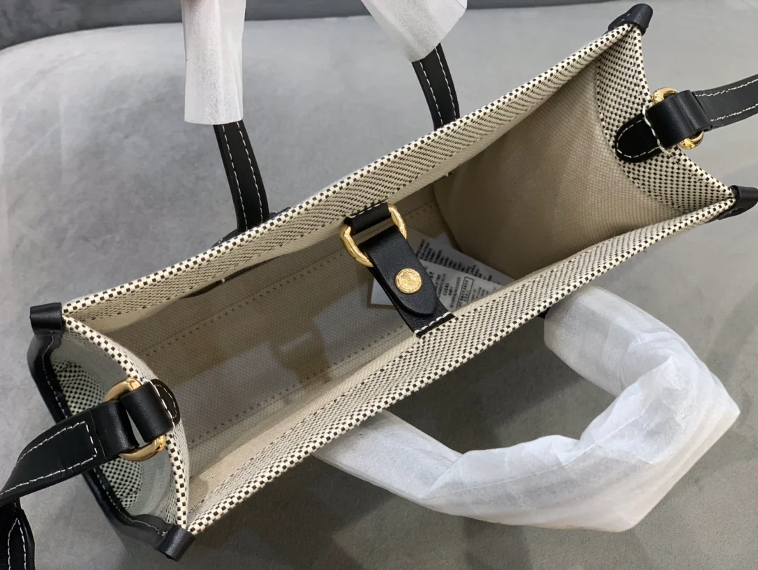 Сумка-тоут Burberry Freya - черная