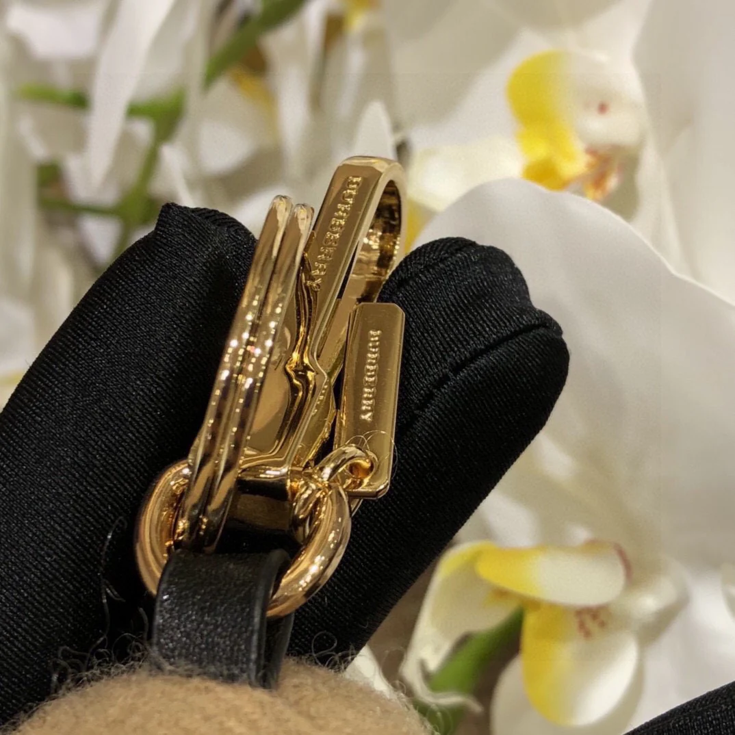 Брелок в виде медведя для рюкзака Burberry