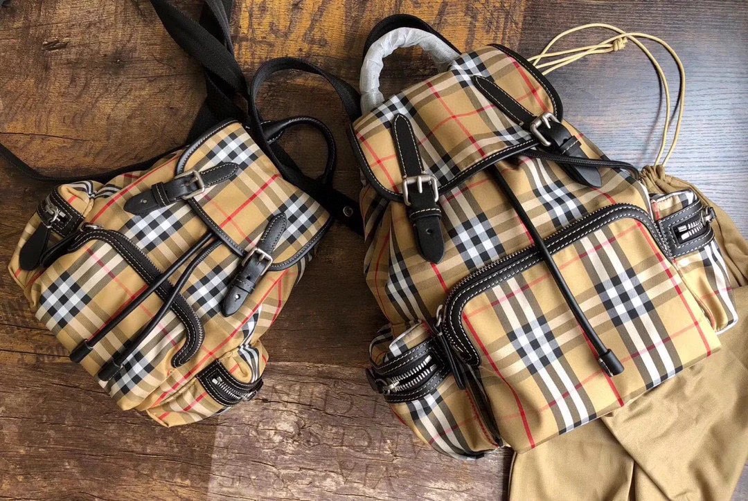 Рюкзак Burberry The Rucksack Military Backpack - средний размер