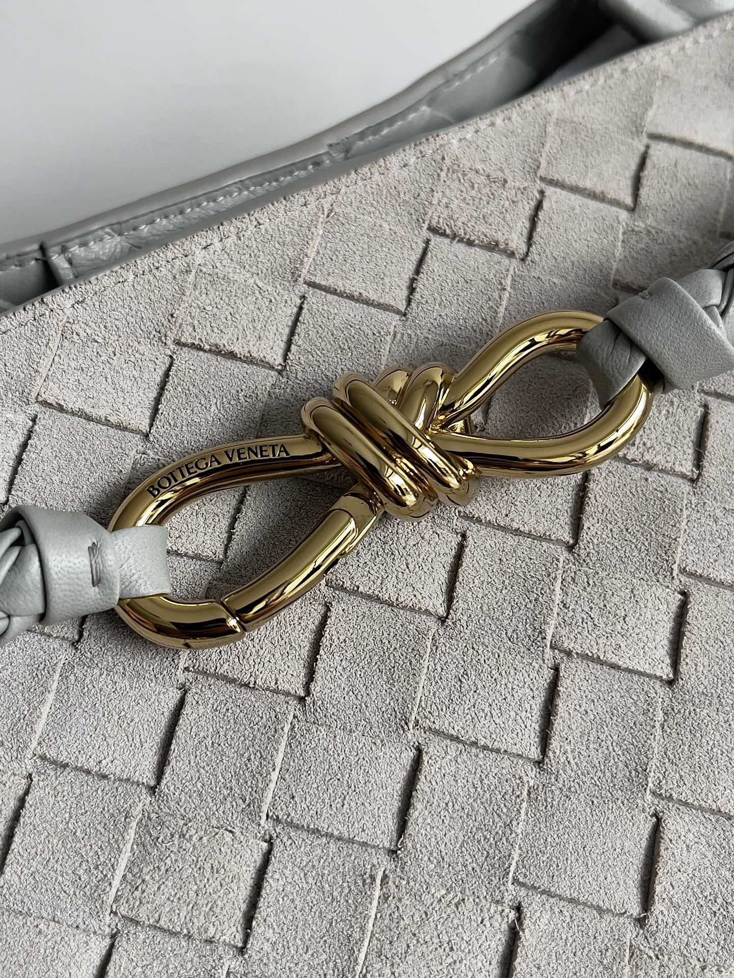 Замшевая сумка BV-andiamo — большая — серая