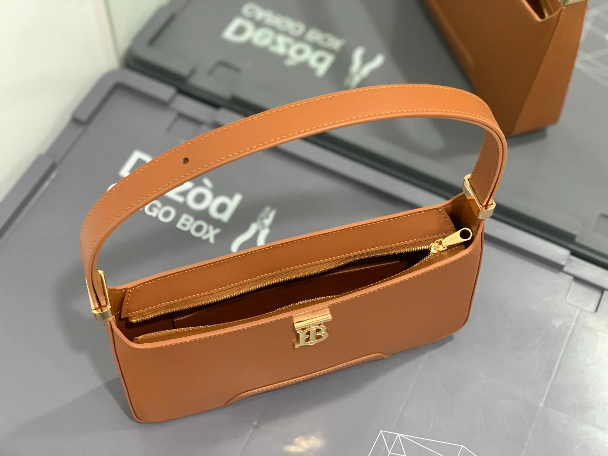 Burberry - Новая сумка через плечо TB - Коричневая