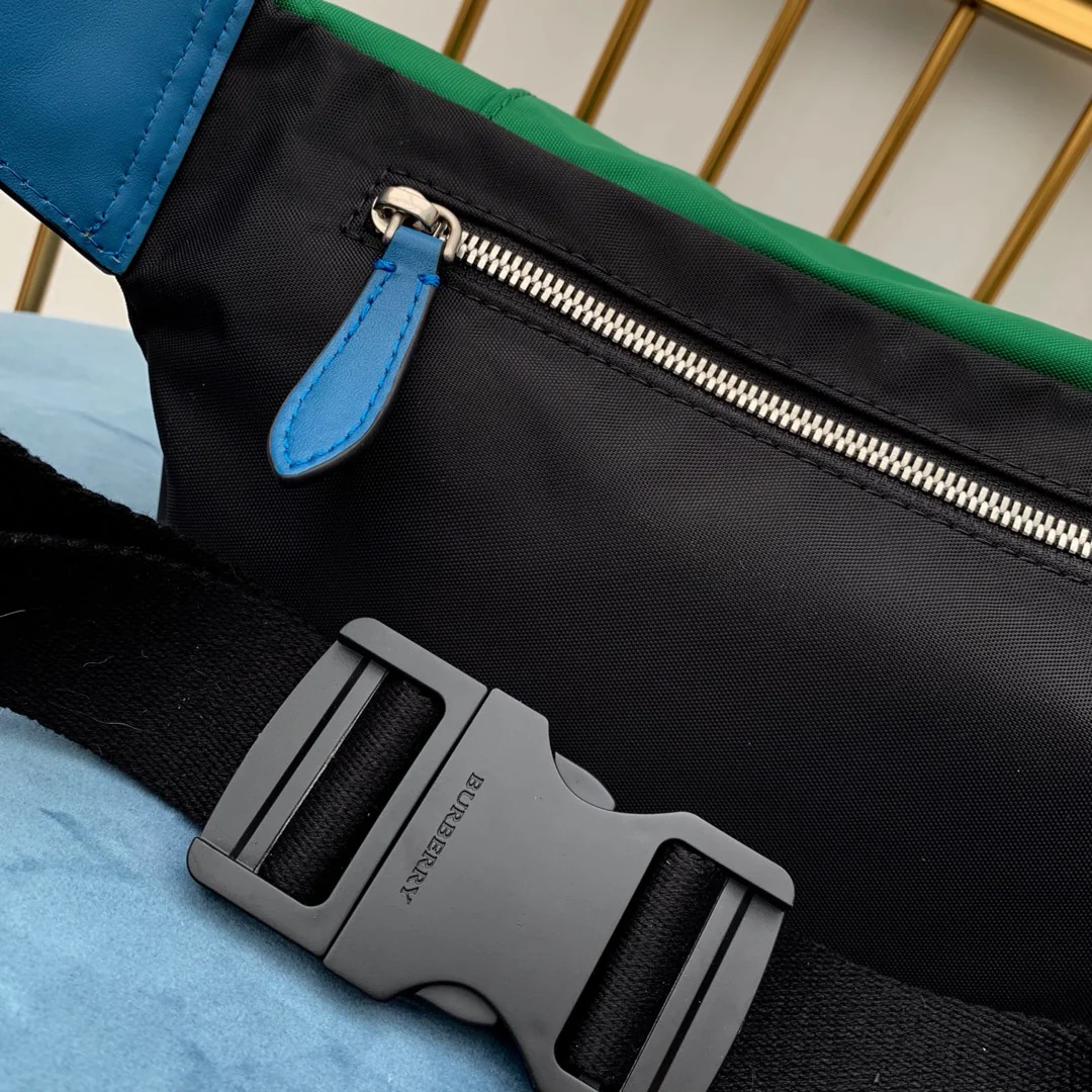 Burberry - Новая простая поясная сумка