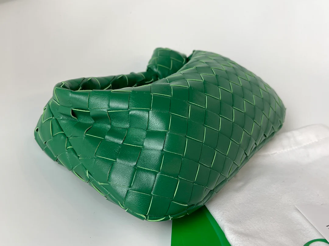 Сумка-круассан BV Mini Jodie, s27x9x23cm-1