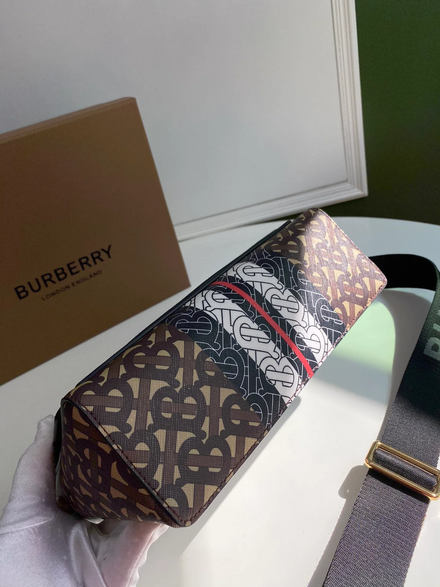 Burberry - версия Burberry - сумка через плечо