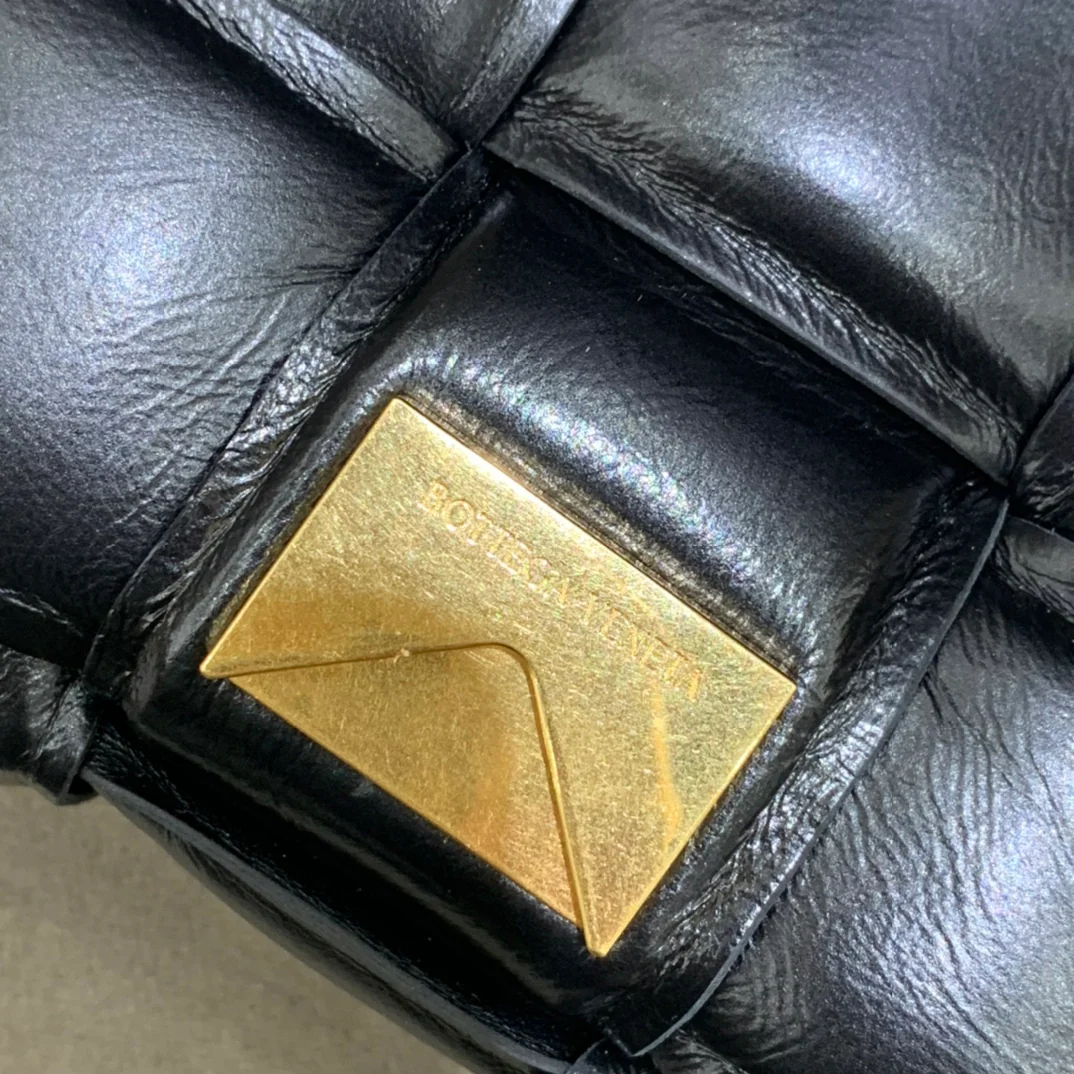 Сумка-мешок для кассет BV из плетеной кожи/подушка/телячья кожа/26x18x8 см/7