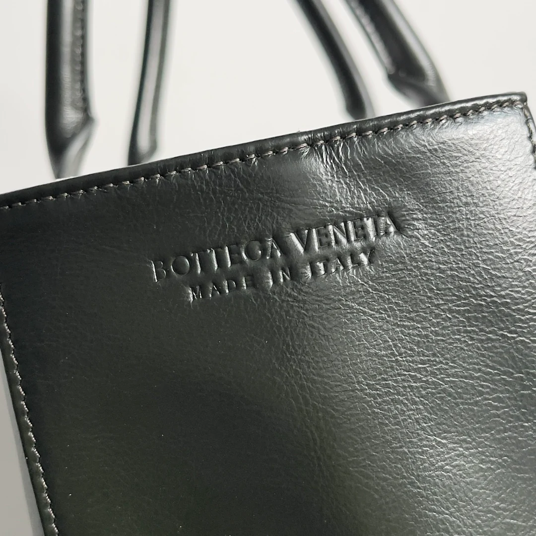 BV - Сумка-тоут из вощеной кожи - Черная - 1