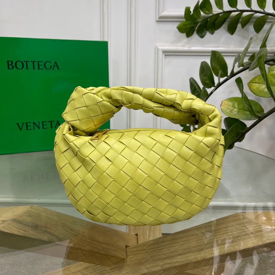 Круглая плетеная сумка-хобо BV Jodie с узлом - 27x22x3 см - 3 шт.