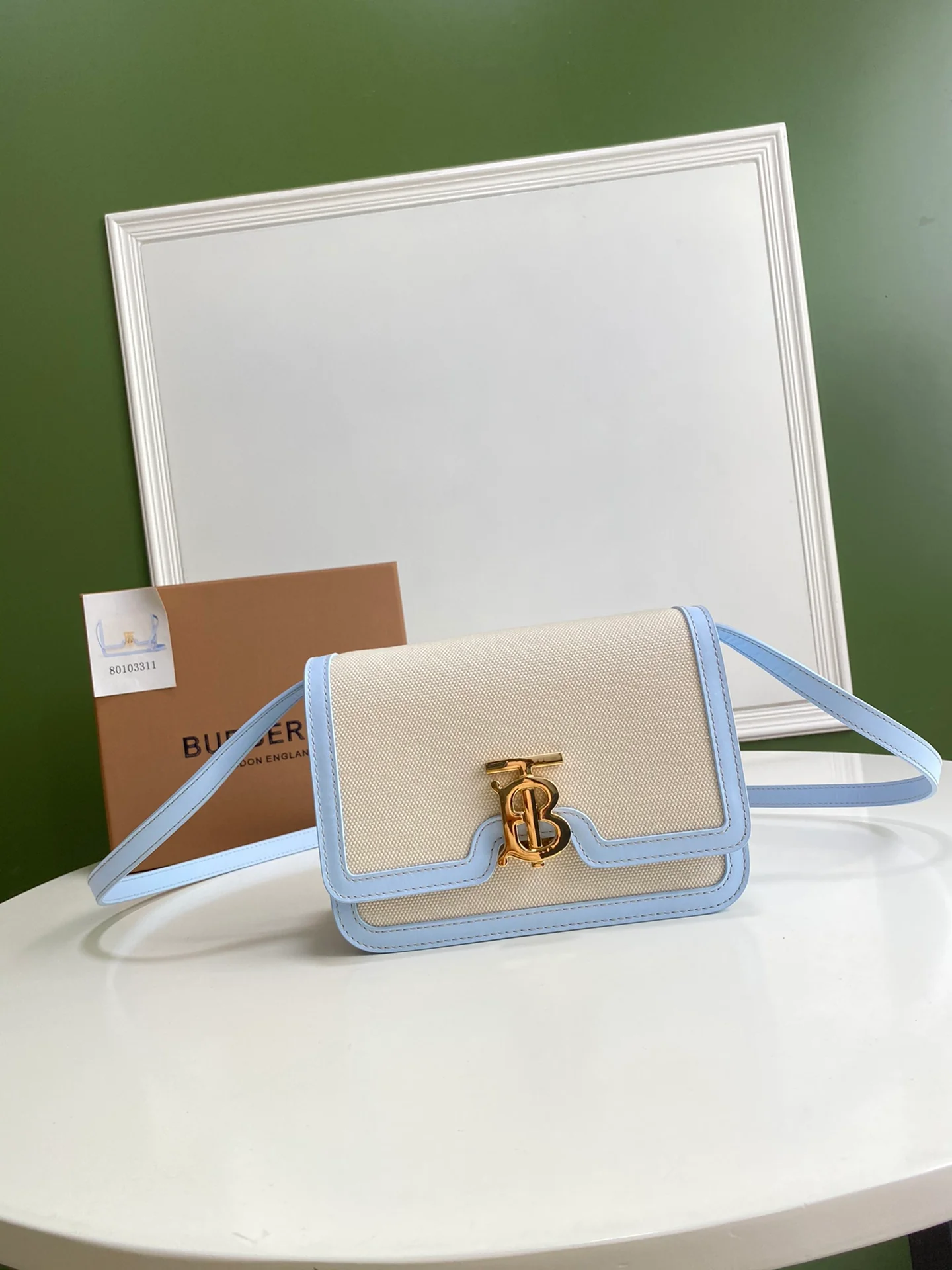 Сумка Burberry с замком, выполненная из двухцветной канвы и кожи - Сумка через плечо Thomas Burberry - Синяя