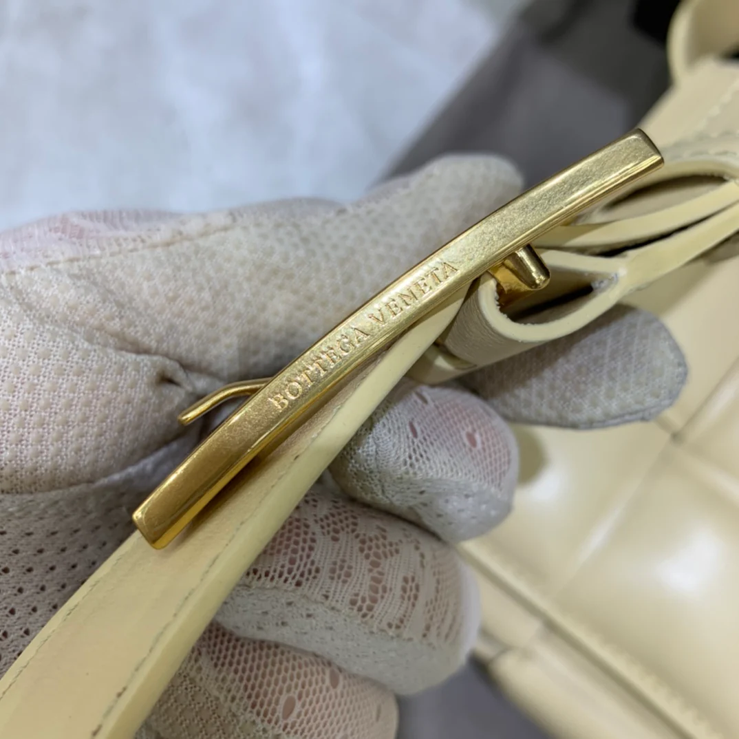 Сумка-подушка BV Veneta - Телячья кожа - 26x18x8 см