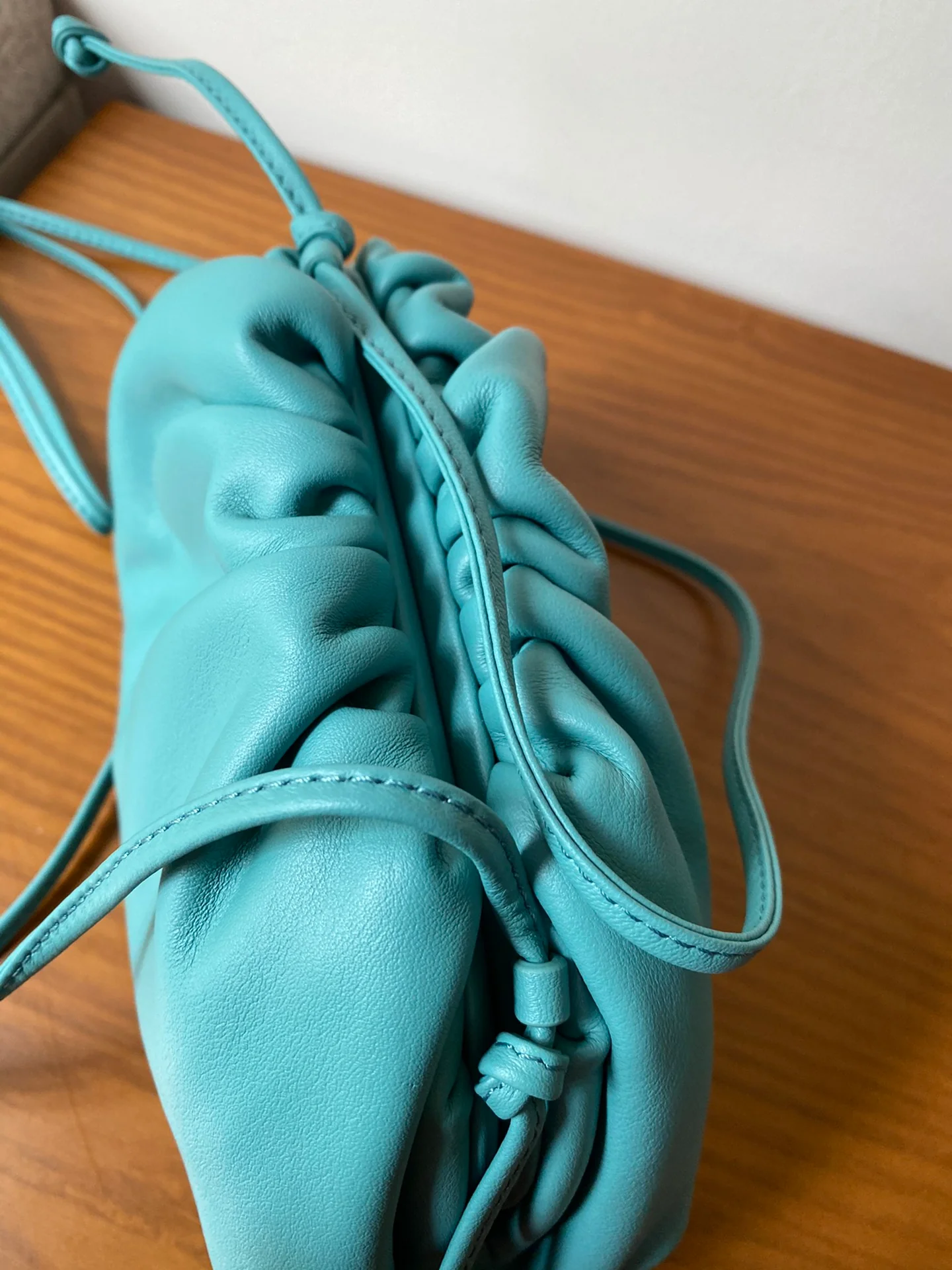 Сумка BV Cloud Bag - Кожа - 22x12x7 см - 13