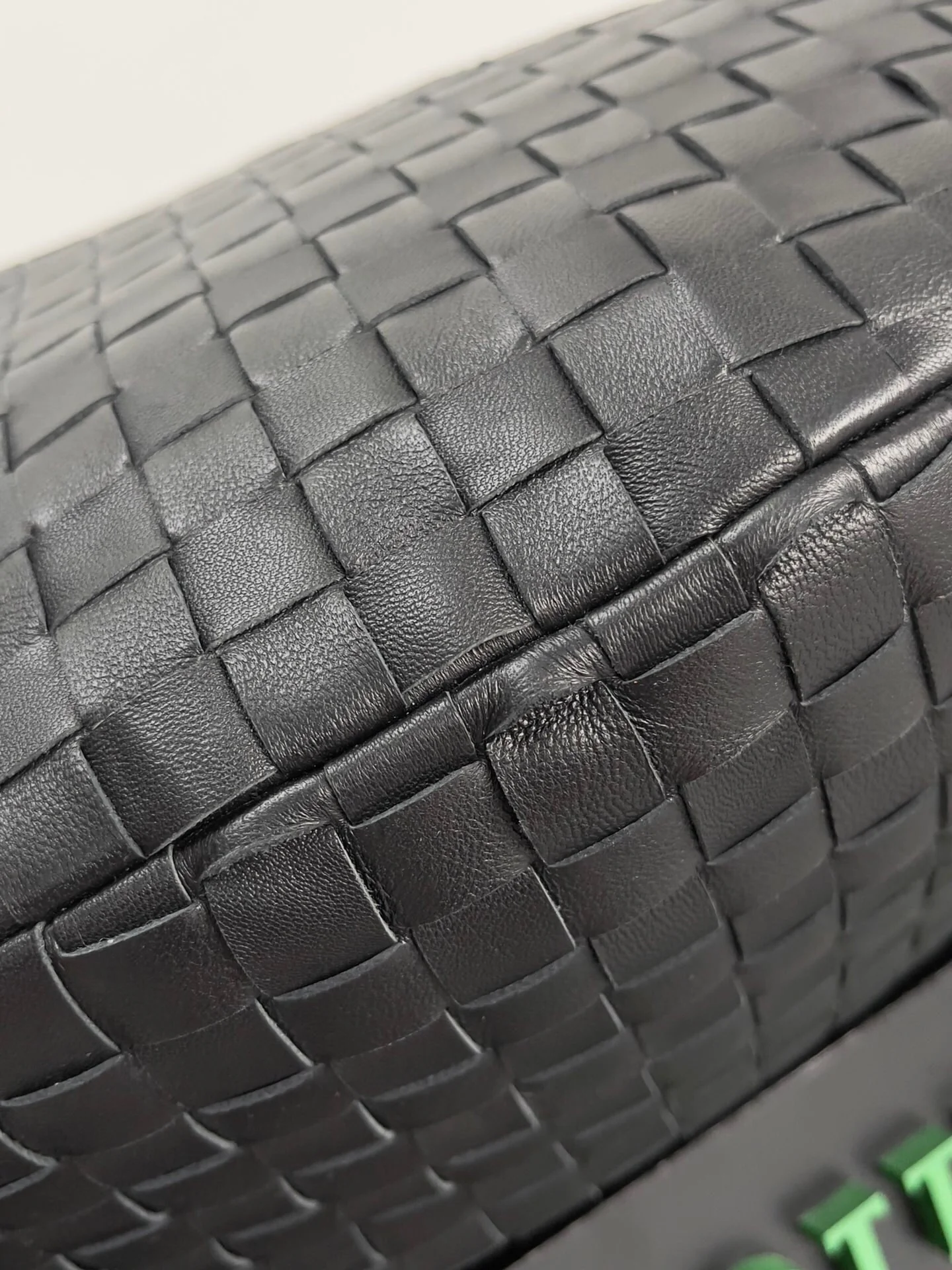 Сумка через плечо BV из замши - Очень большая - Черная