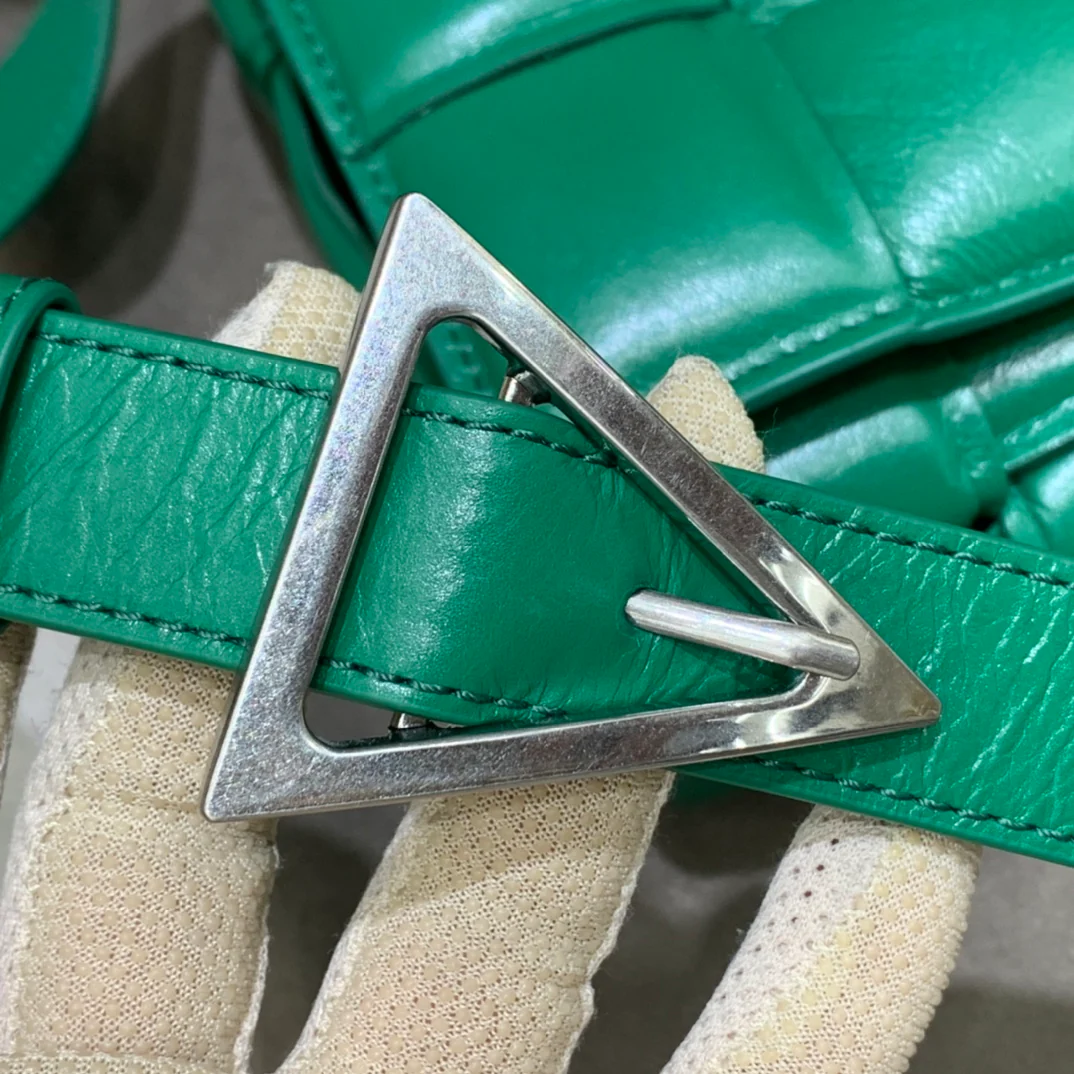 Сумка-мешок для кассет BV из плетеной кожи/подушка/телячья кожа/26x18x8 см/4