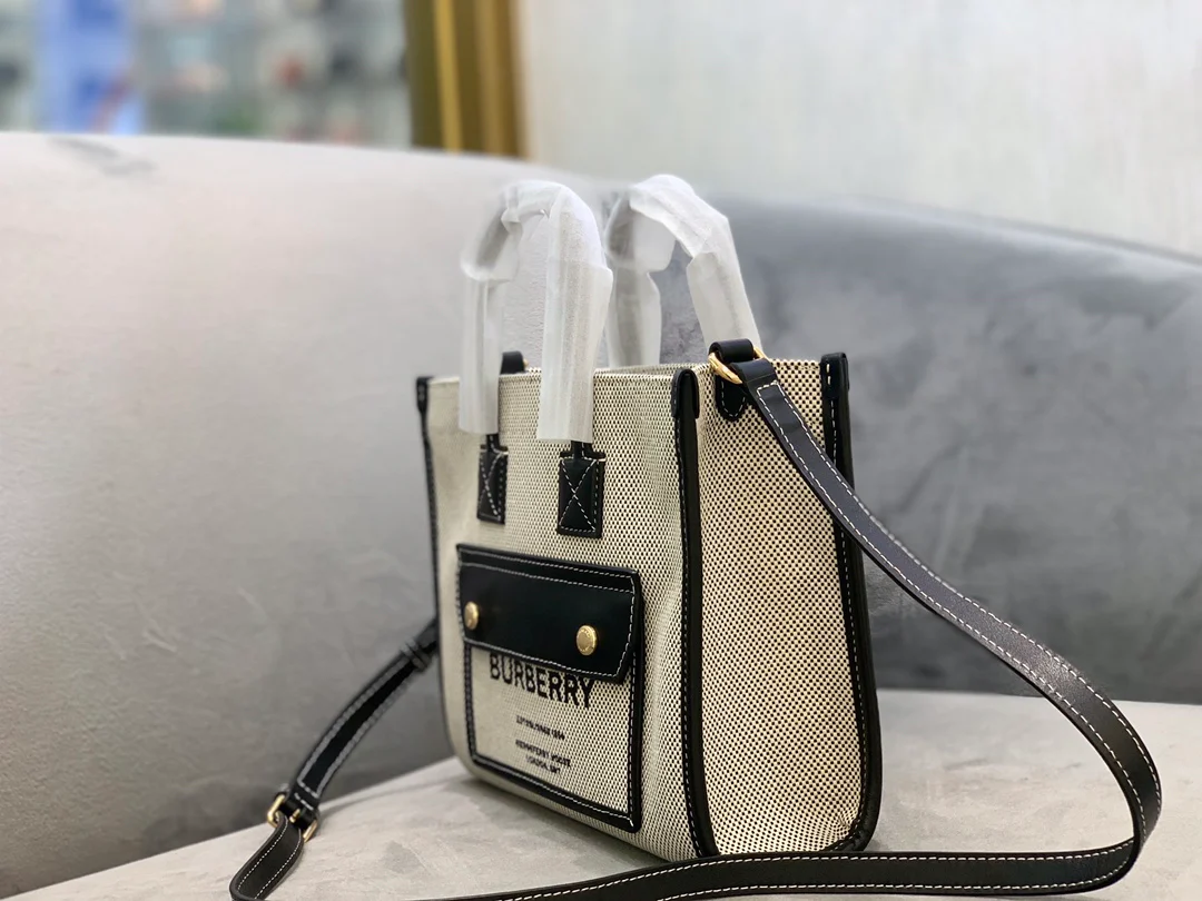 Сумка-тоут Burberry Freya - черная