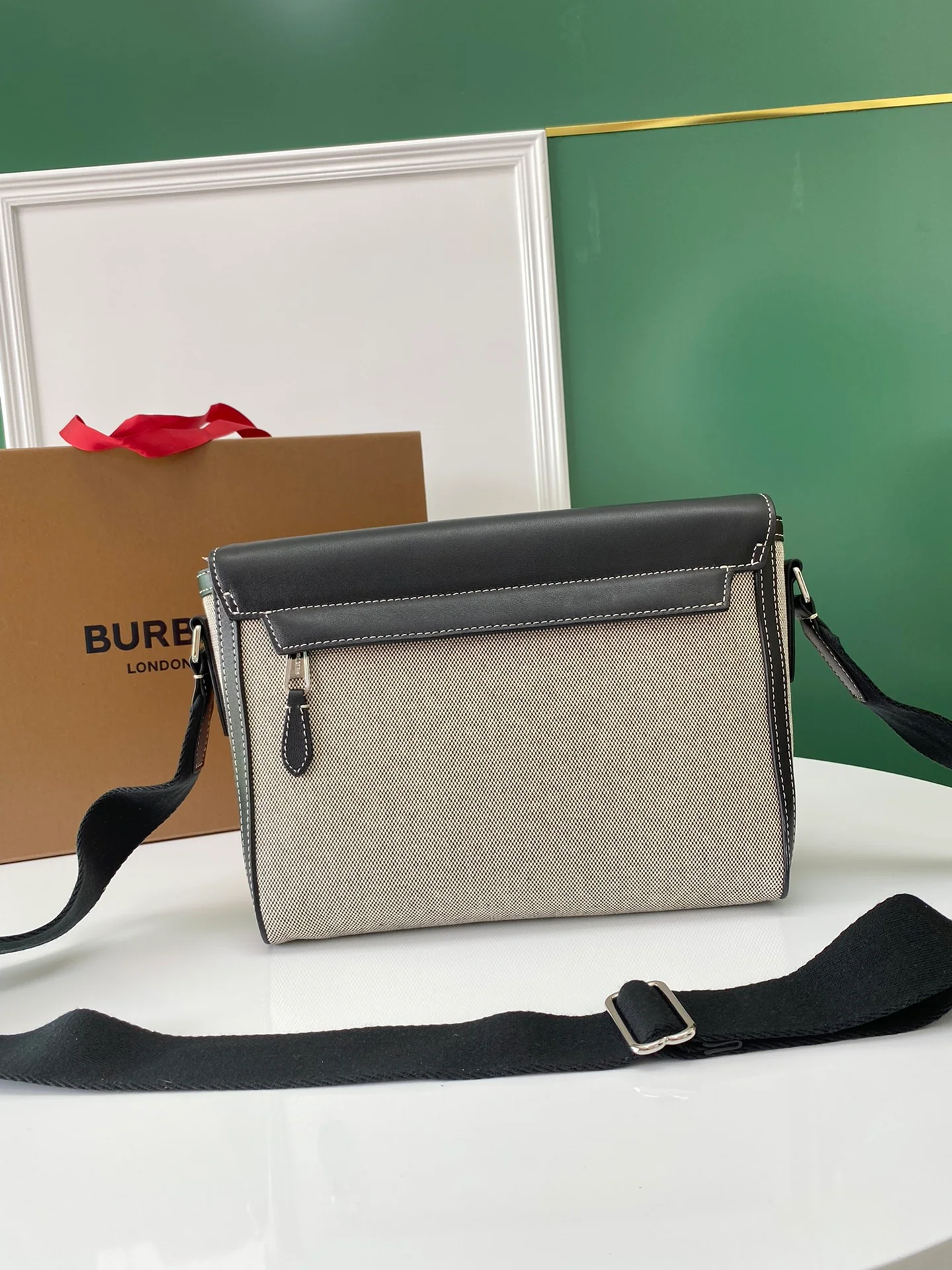Новая сумка Burberry 2022 Pocket Bag - Postman