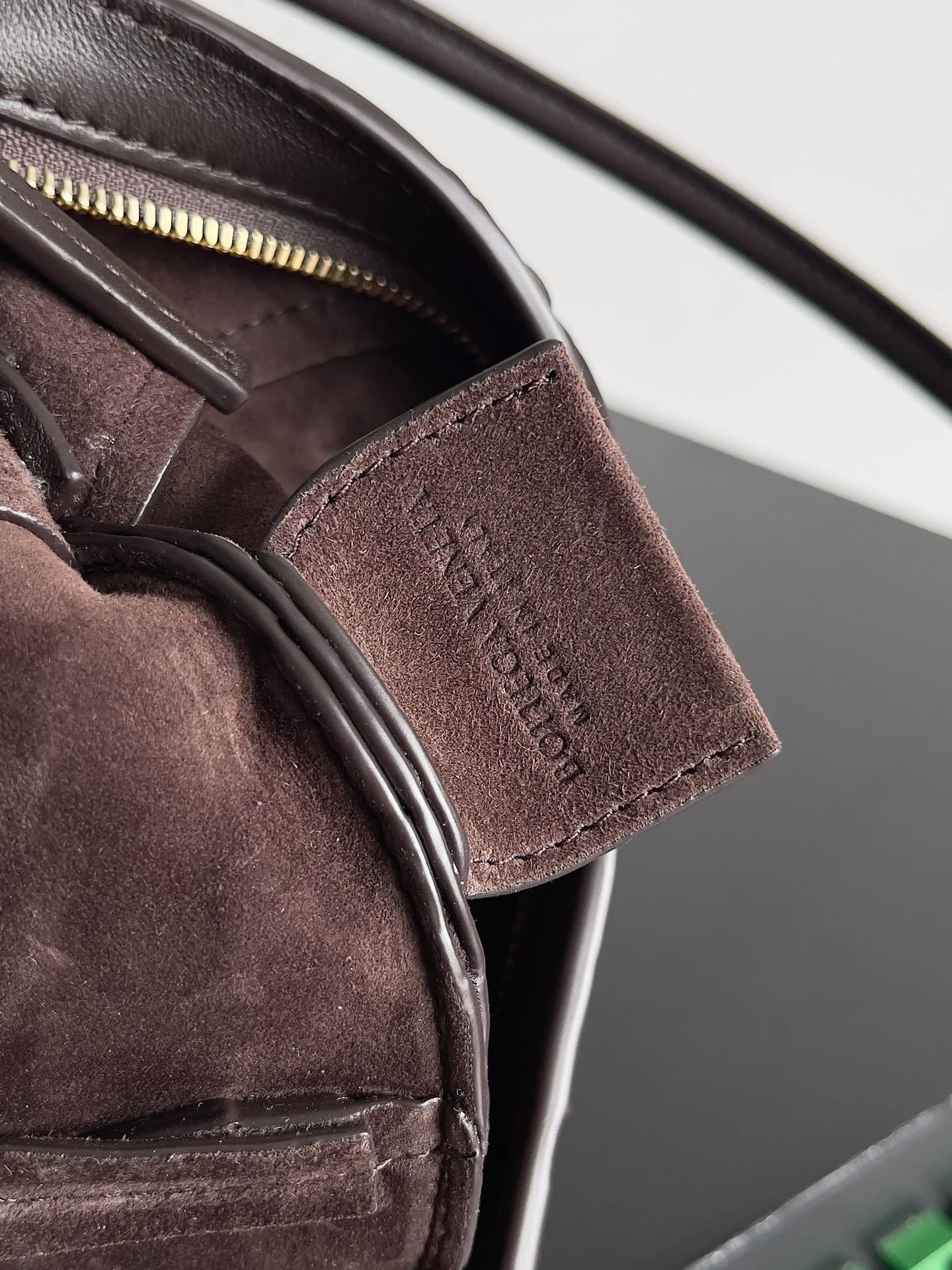 Сумка через плечо BV Mini Solstice - коричневая