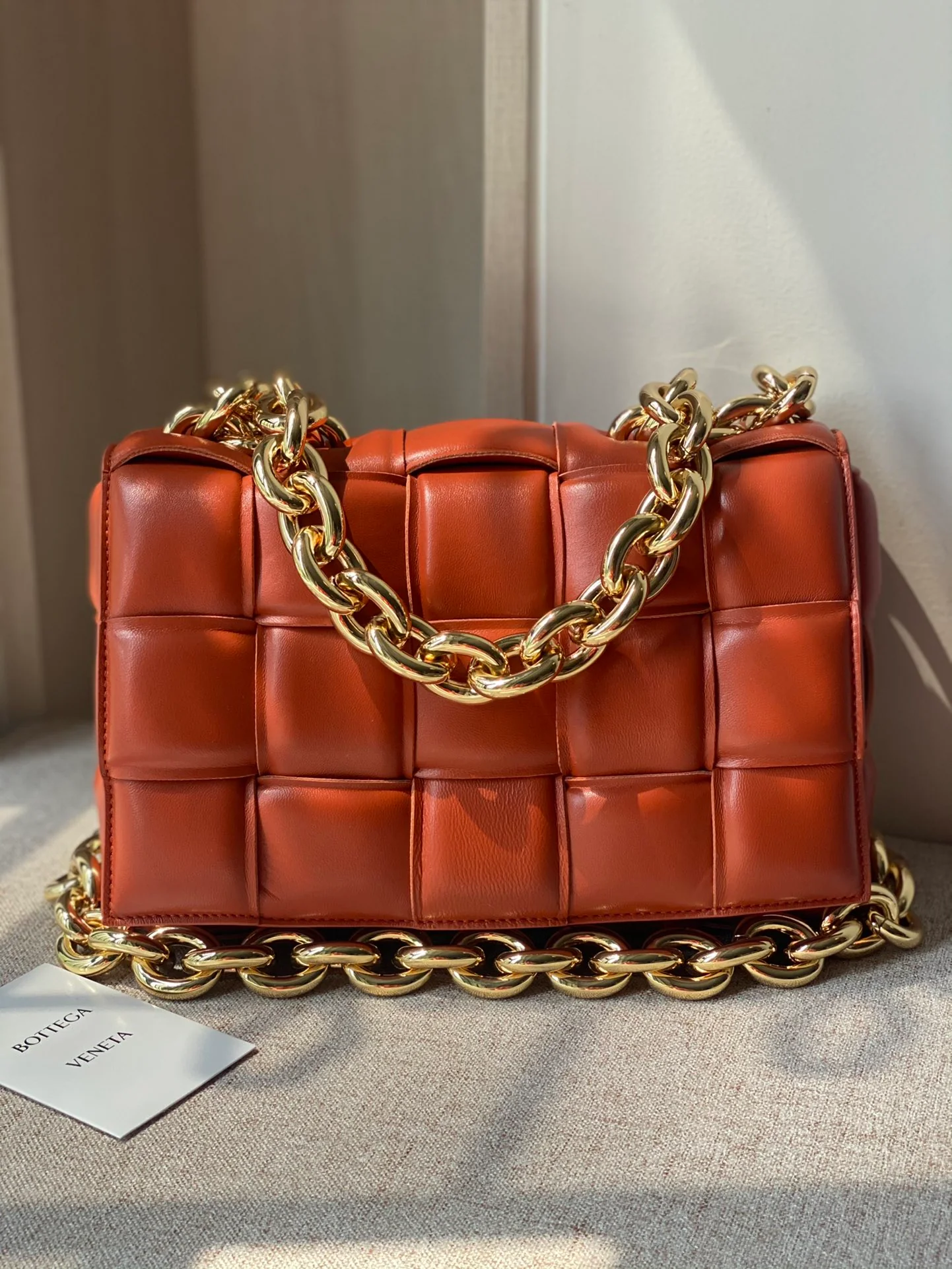 Плетеная сумка BV в виде кассеты, квадратная сумка на цепочке, из овечьей кожи, размер 27х10х18 см, 4 шт.