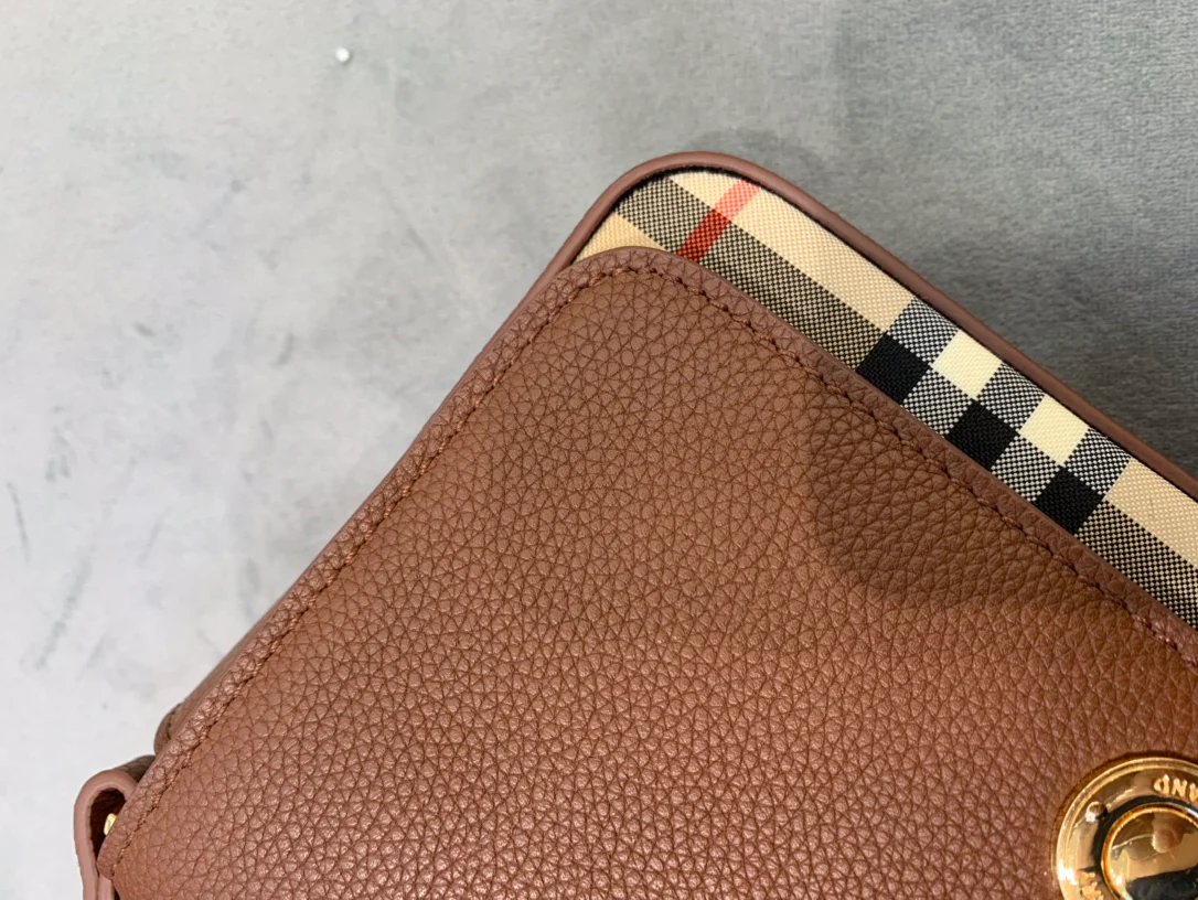 Burberry - сумка через плечо New Note - коричневая