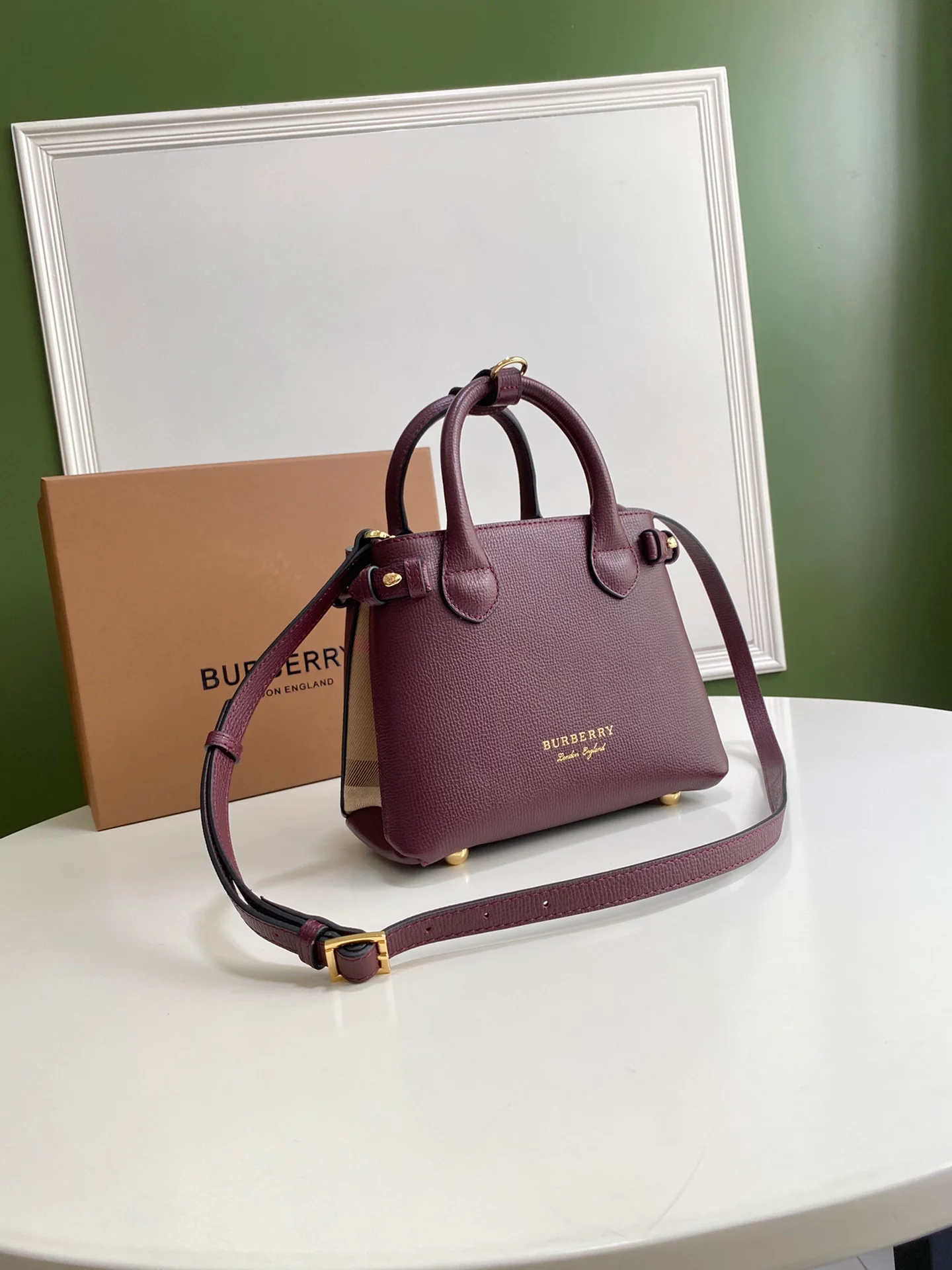 Сумка Burberry The Banner, маленькая, бордовая.