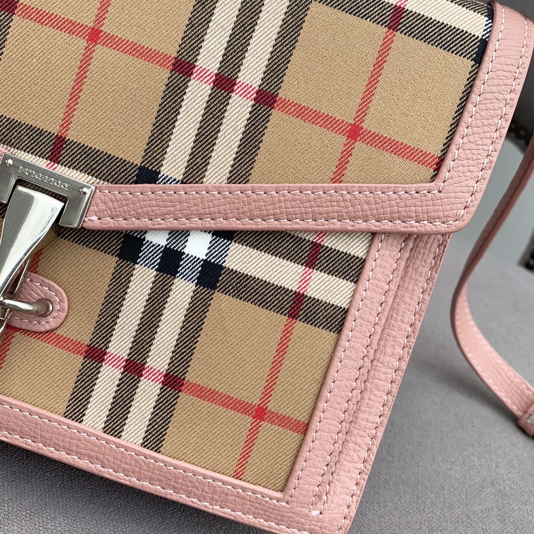 Новая винтажная клетчатая сумка через плечо Burberry 2022 года - розовая.