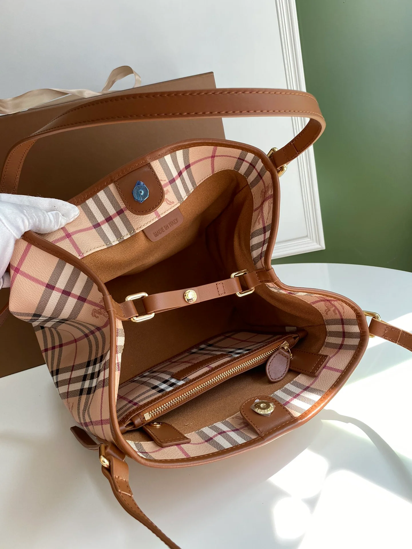 Классическая сумка Burberry для мамы и дочки - сумка-шоппер - коричневая
