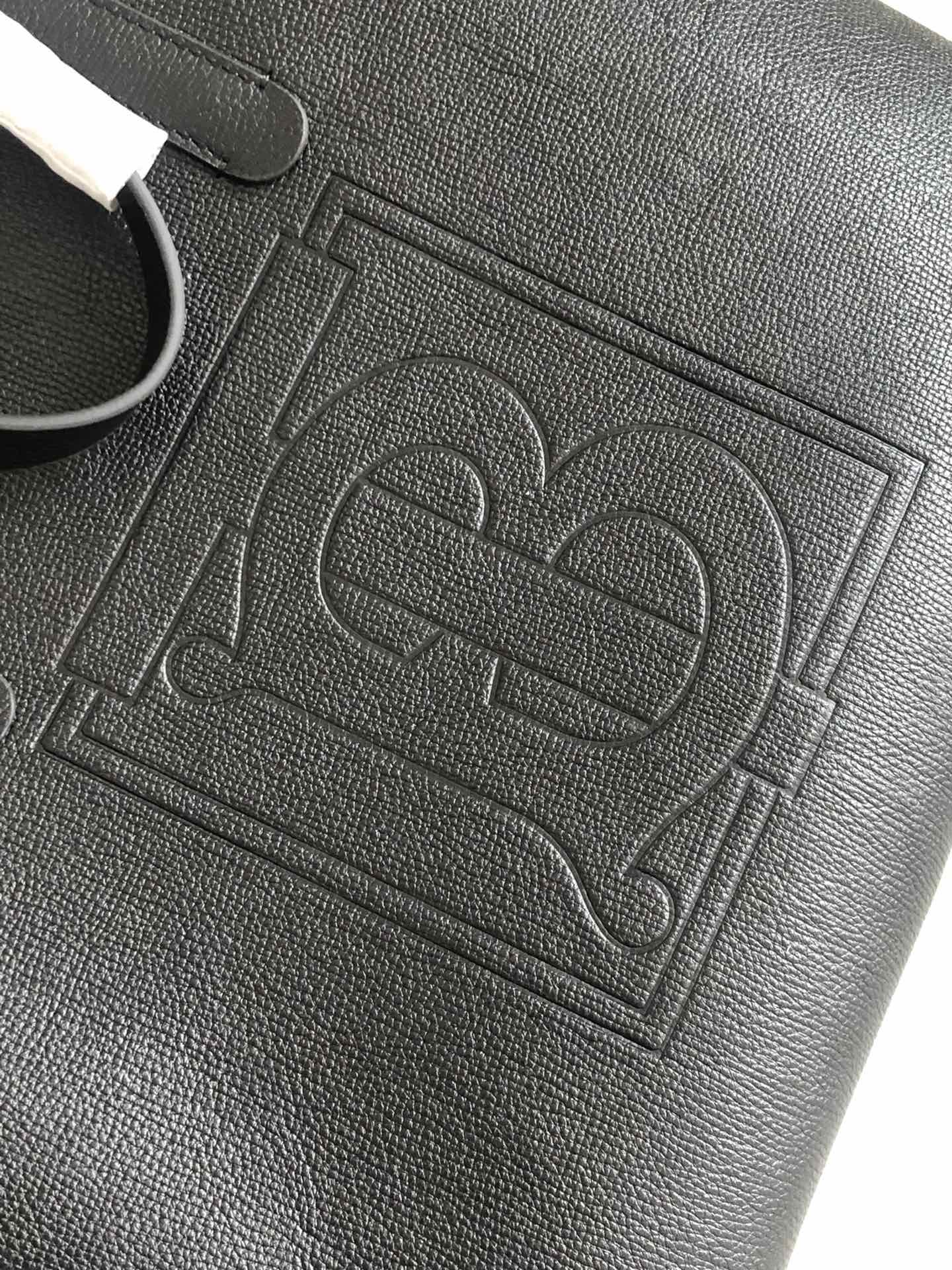 Burberry - Кожа с покрытием - Новейшая сумка-тоут - Черная