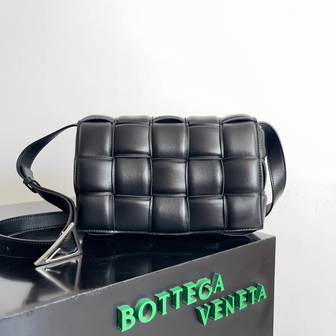 BV - Наволочка с серебряной пряжкой - Черная