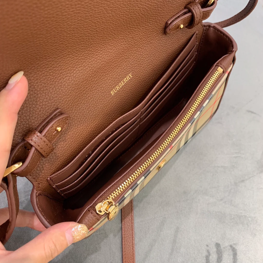 Burberry - сумка через плечо New Note - коричневая