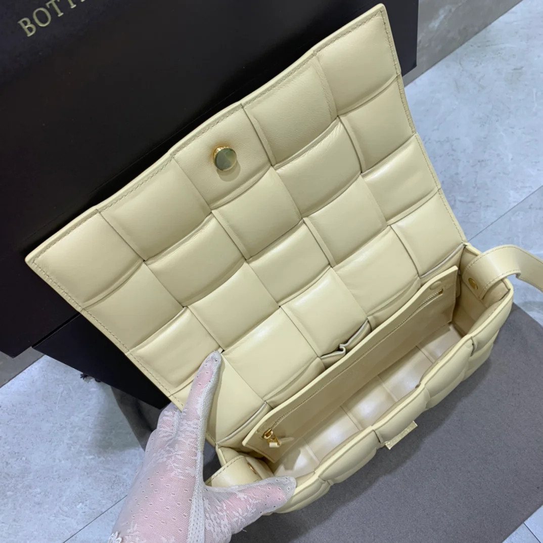 Сумка-подушка BV Veneta - Телячья кожа - 26x18x8 см