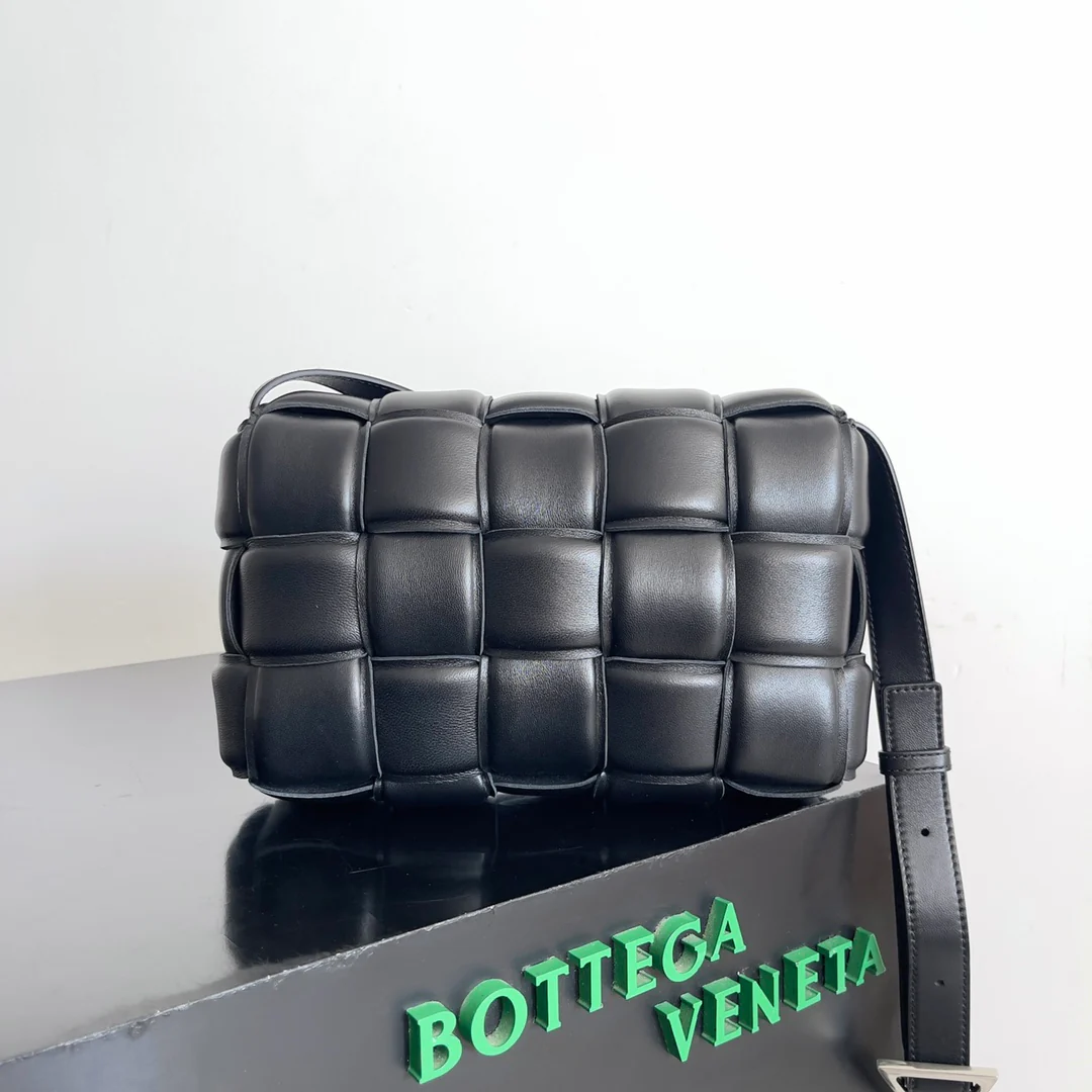 BV - Наволочка с серебряной пряжкой - Черная