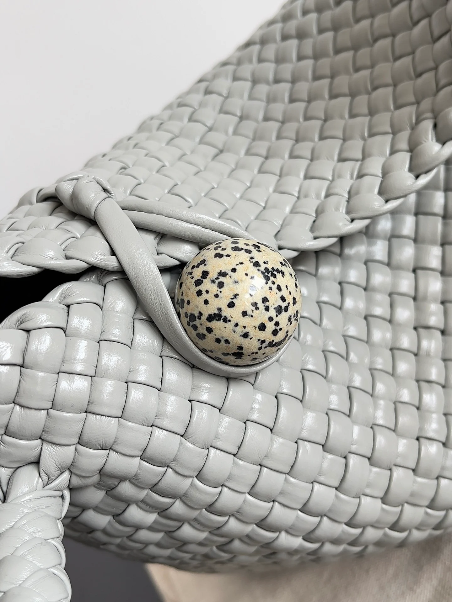 BV - Сумка с плетеными ручками - Серая