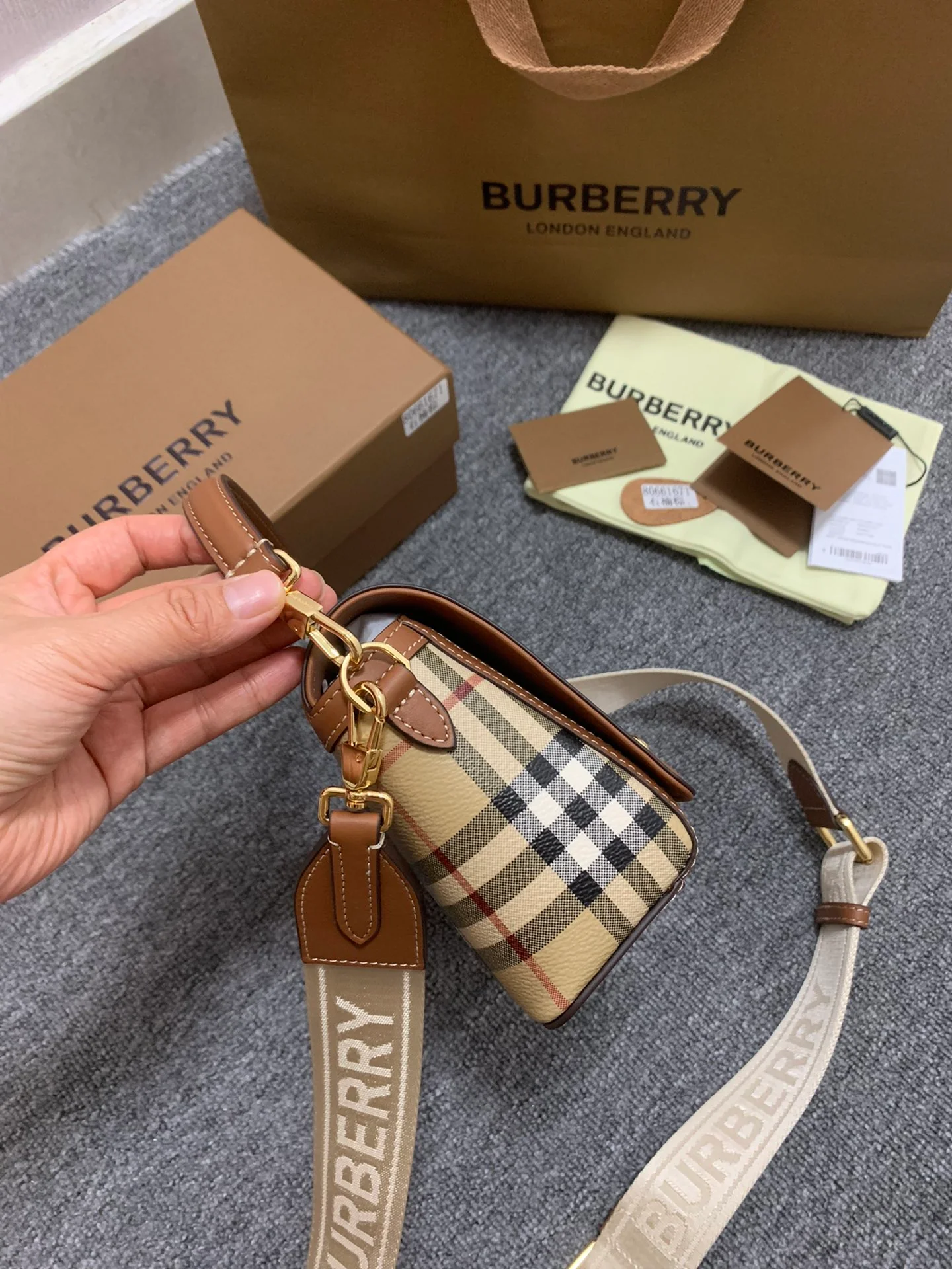 Сумка-багет Burberry Retro Check