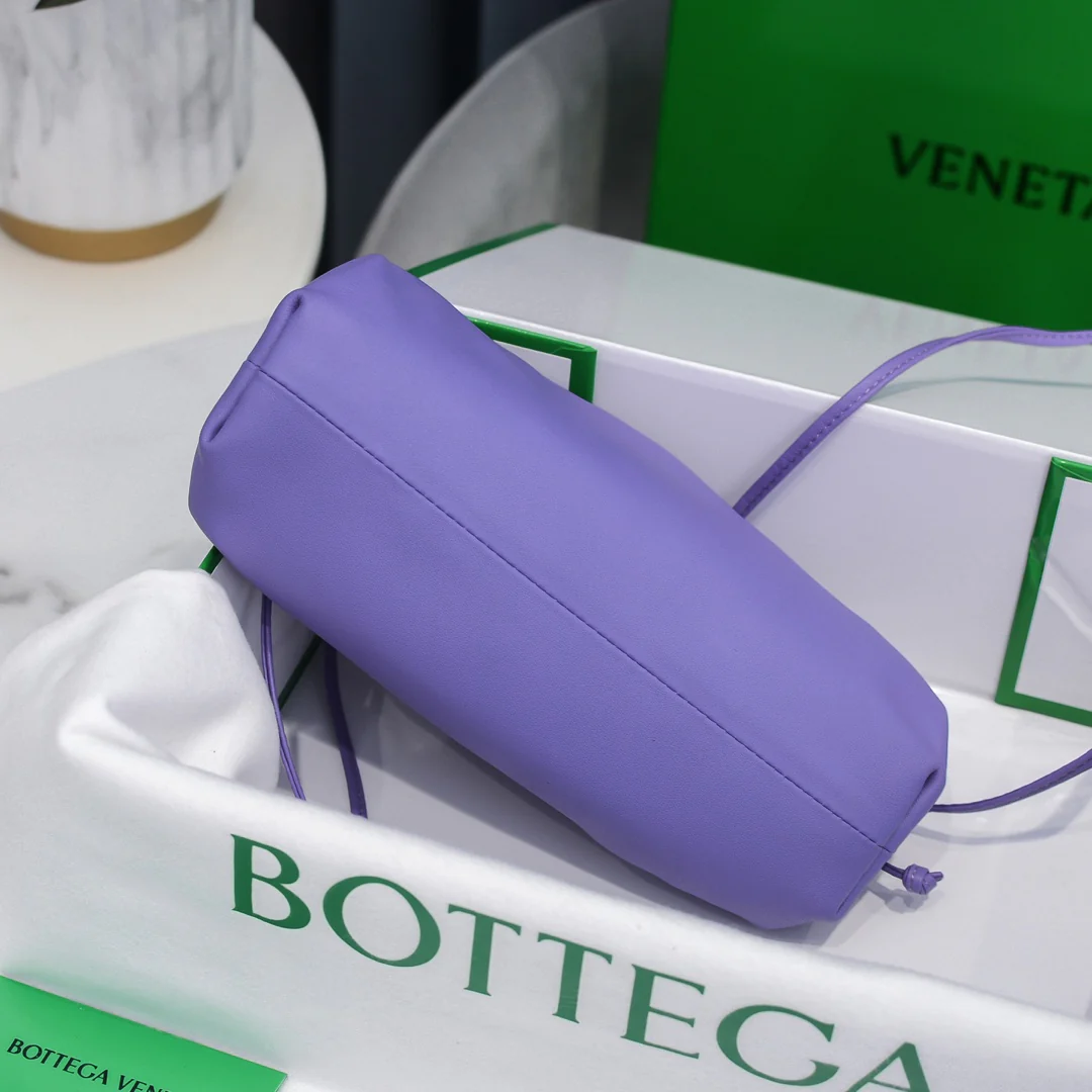 Серия сумок BV-pouch - Сумка Cloud - Телячья кожа - 23x13x8 см - 1