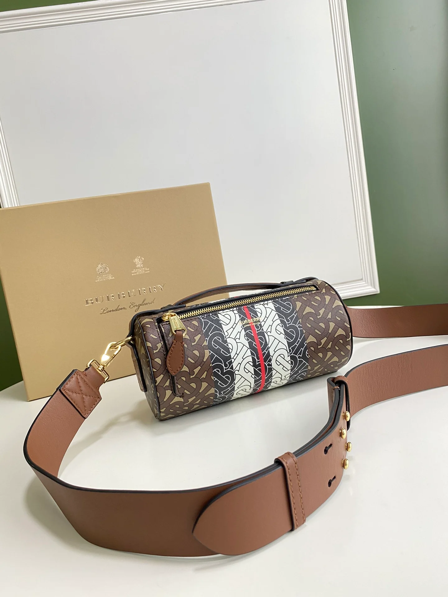 Burberry - Цилиндрическая сумка-перегородка