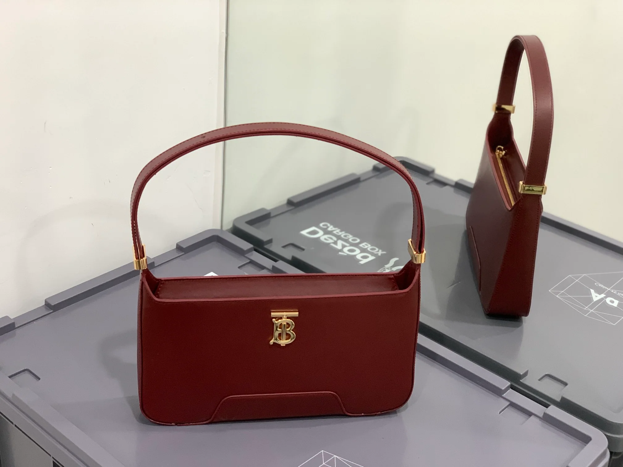 Burberry - Новая сумка через плечо TB - Бордовая