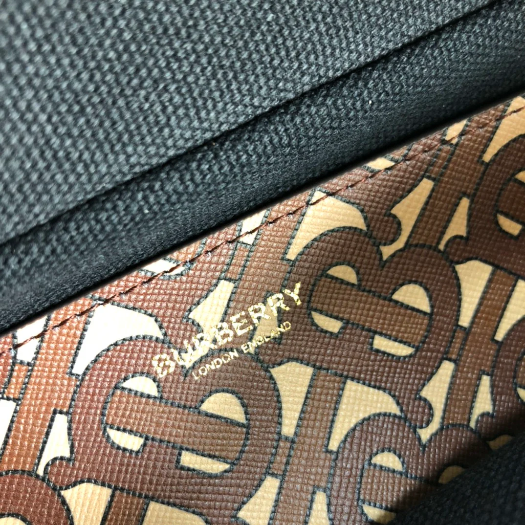 Burberry - Новая экологичная поясная сумка из парусины