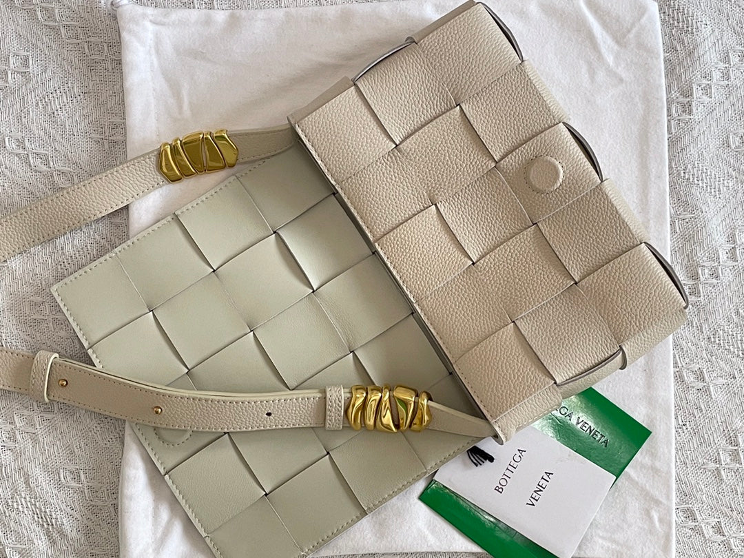 Сумка-переноска BV из зернистой кожи, 23х15х5 см.