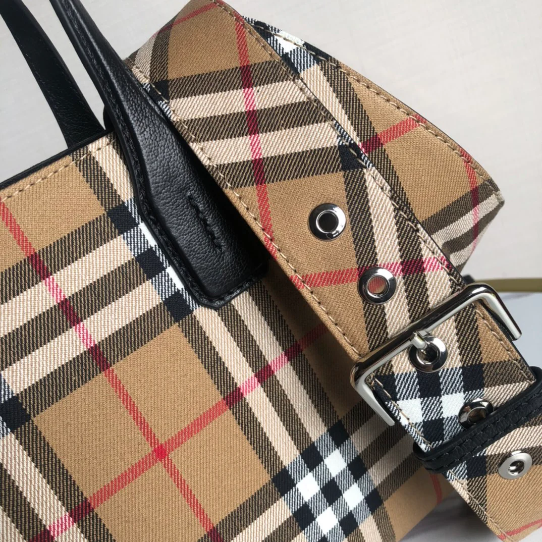 Сумка-тоут Burberry в винтажную клетку, маленькая, черная.