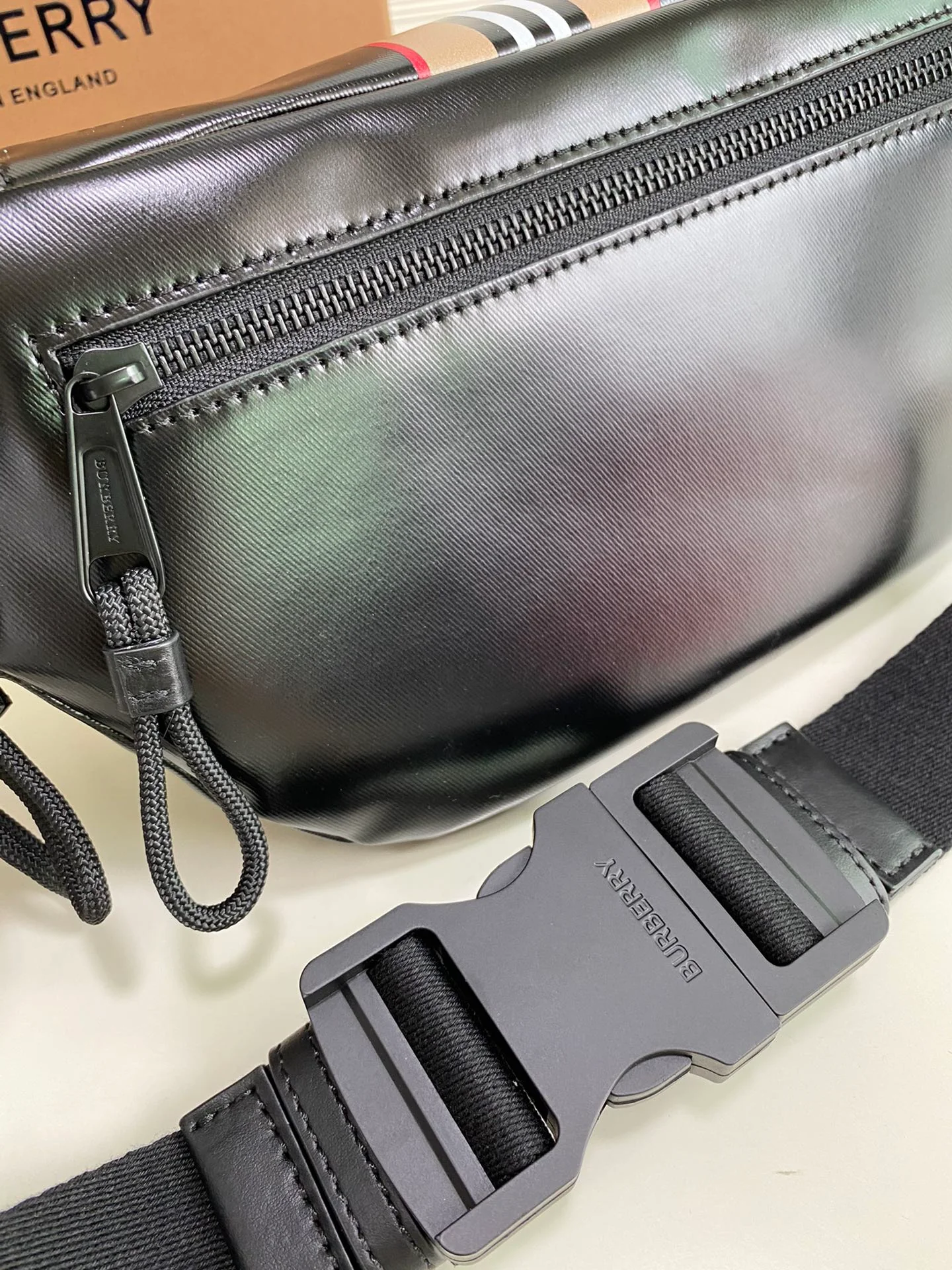 Поясная сумка Burberry из глянцевого холста