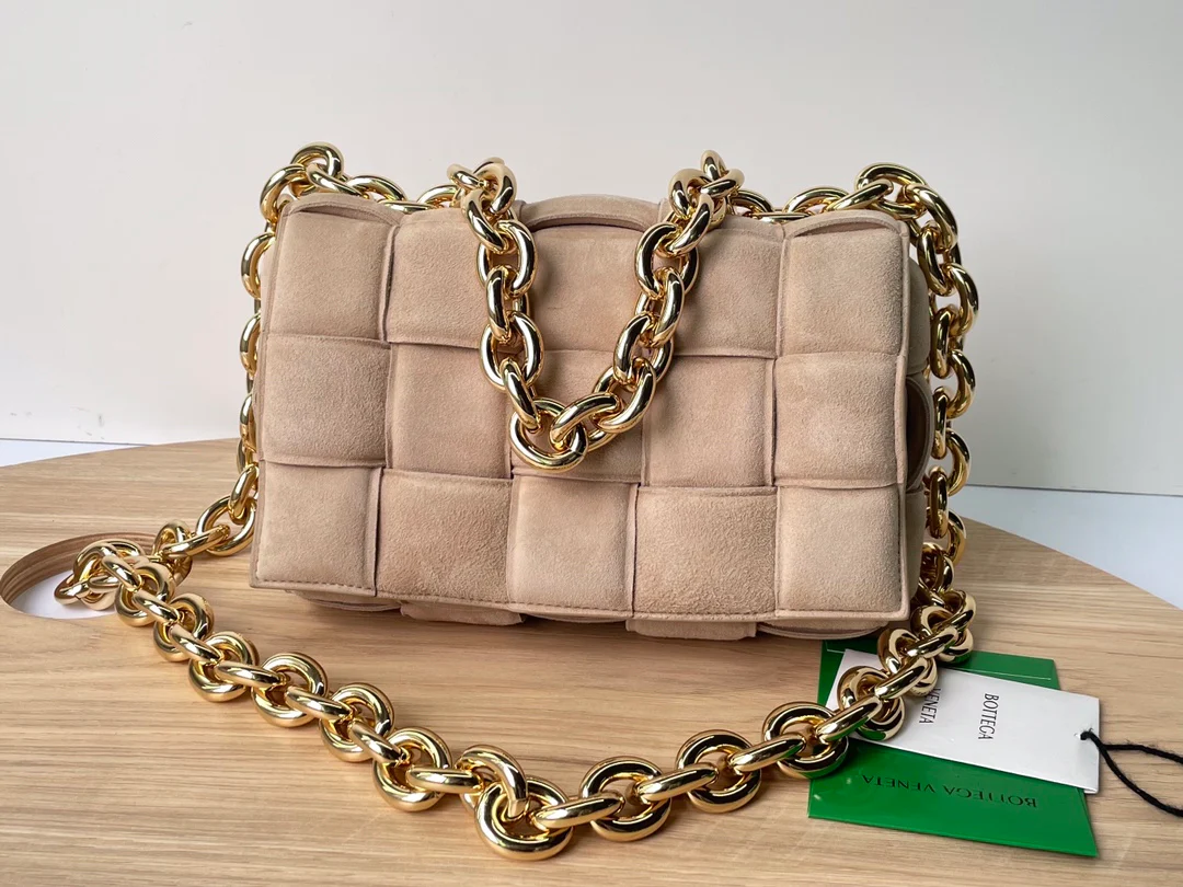 Сумка BV Chain Square Bag из овечьей кожи - 27x10x18 см