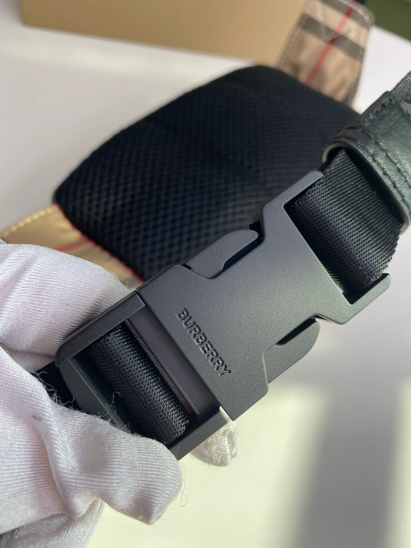 Поясная сумка Burberry в классическую клетку