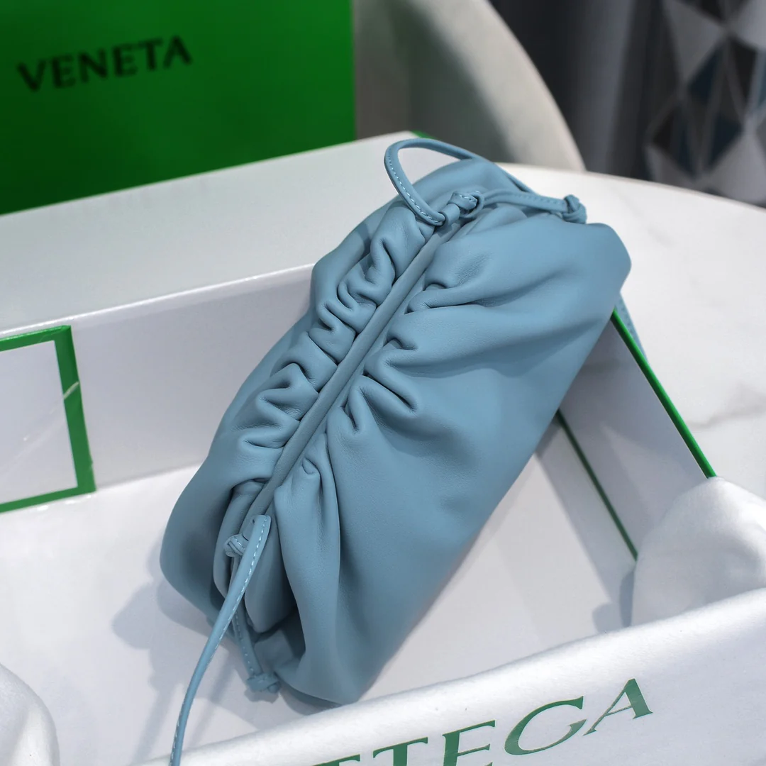 Сумка-чехол BV Cloud Bag Pouch Series - из гладкой телячьей кожи - 23x13x8 см - 2 шт.