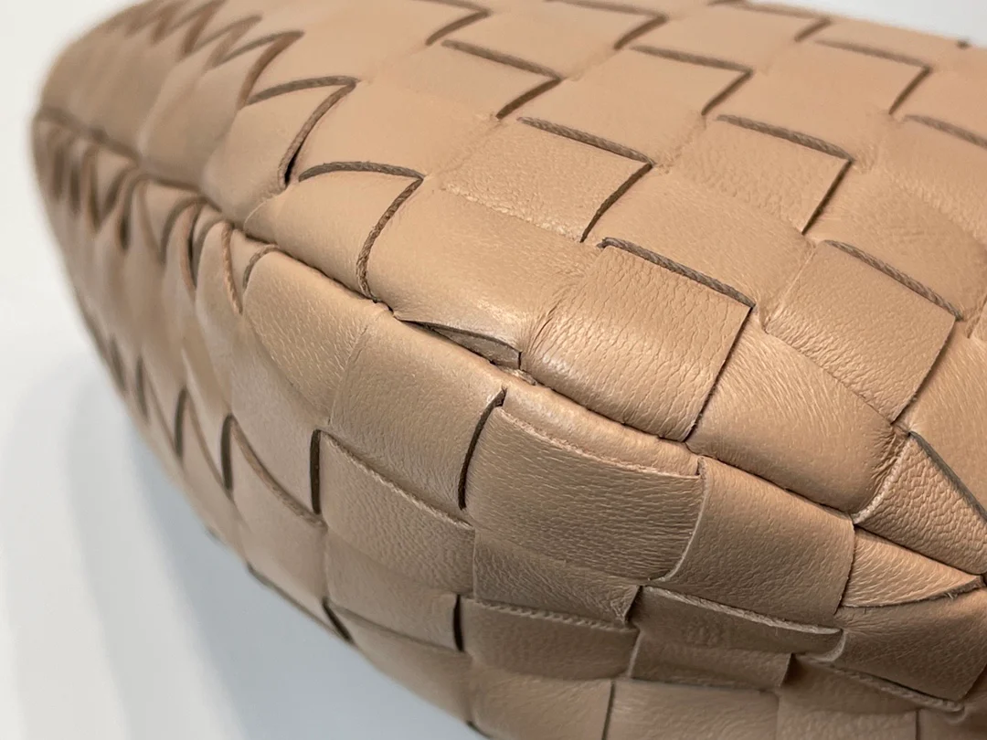 Сумка BV Mini Jodie Croissant Bag, s27x9x23cm-2