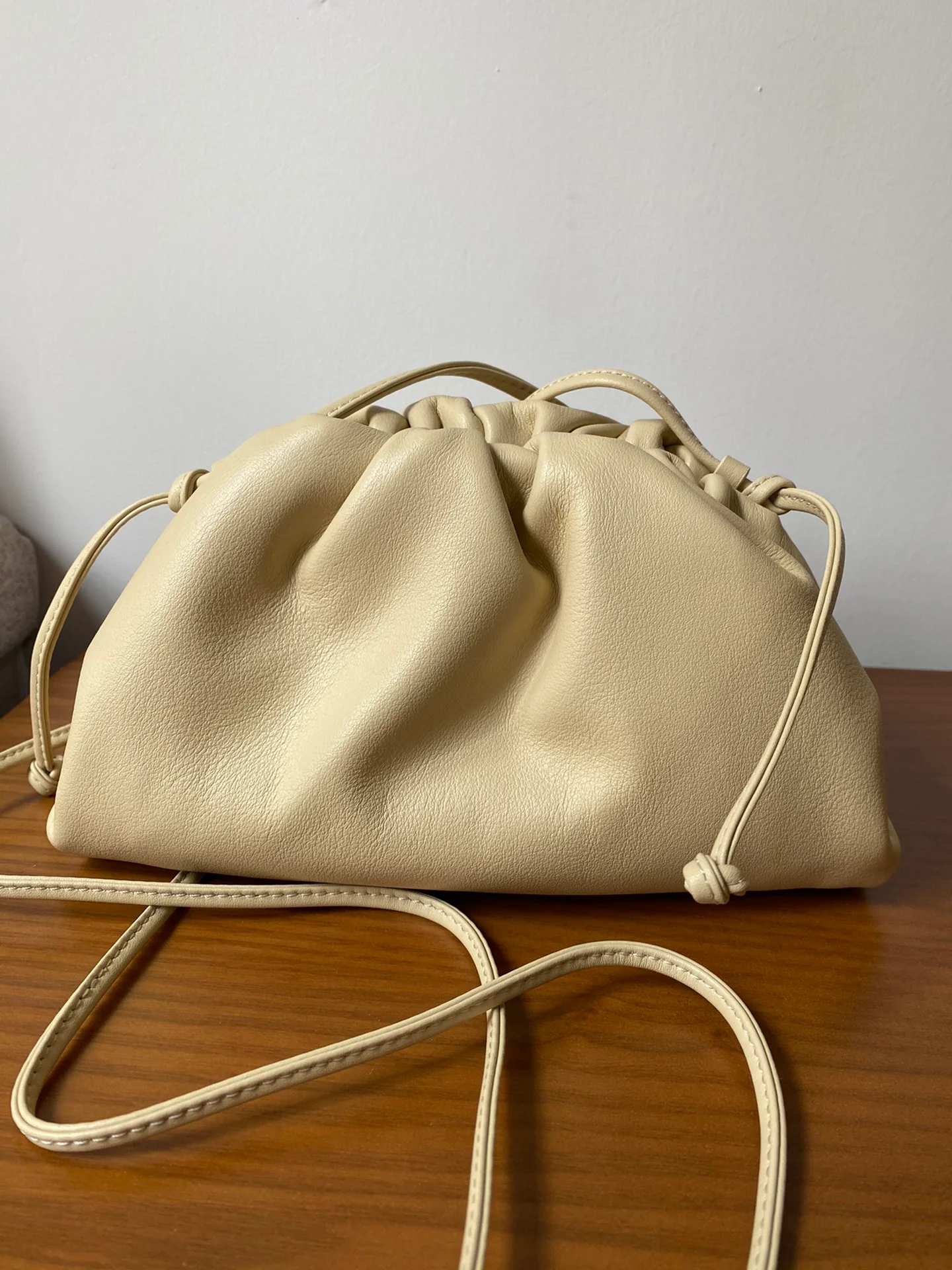 Сумка BV Cloud Bag - Кожа - 22x12x7 см - 10