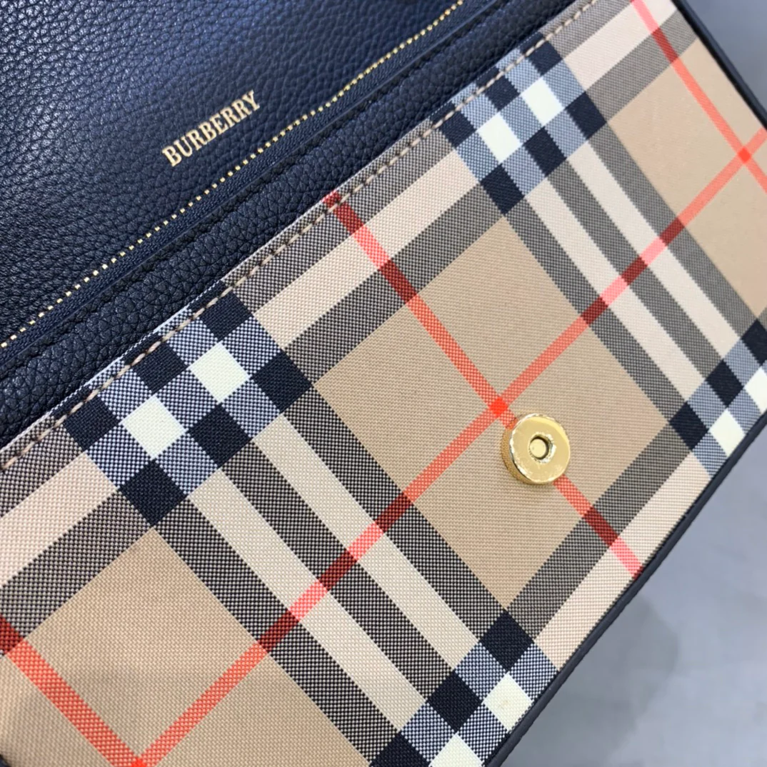 Burberry - Новая сумка через плечо Note - Черная